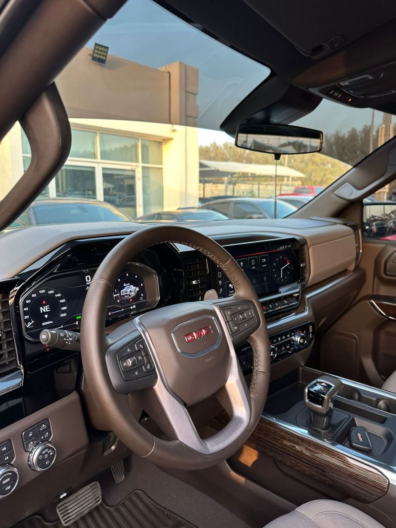 GMC Sierra GMC SIERRA ELEVATION 2024GCC FULL OPTION ORIGINAL PAINT PERFECT CONDITION UNDER WARRANTY