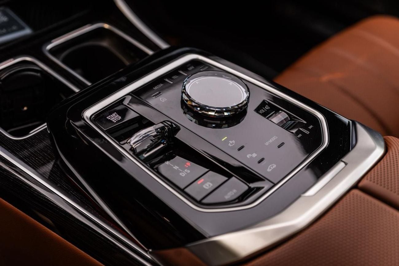 BMW 735i M SPORT INDIVIDUAL BMW 735i Luxury + M Kit – 2026 | BRAND NEW | EXPORT ONLY | AED 420,000