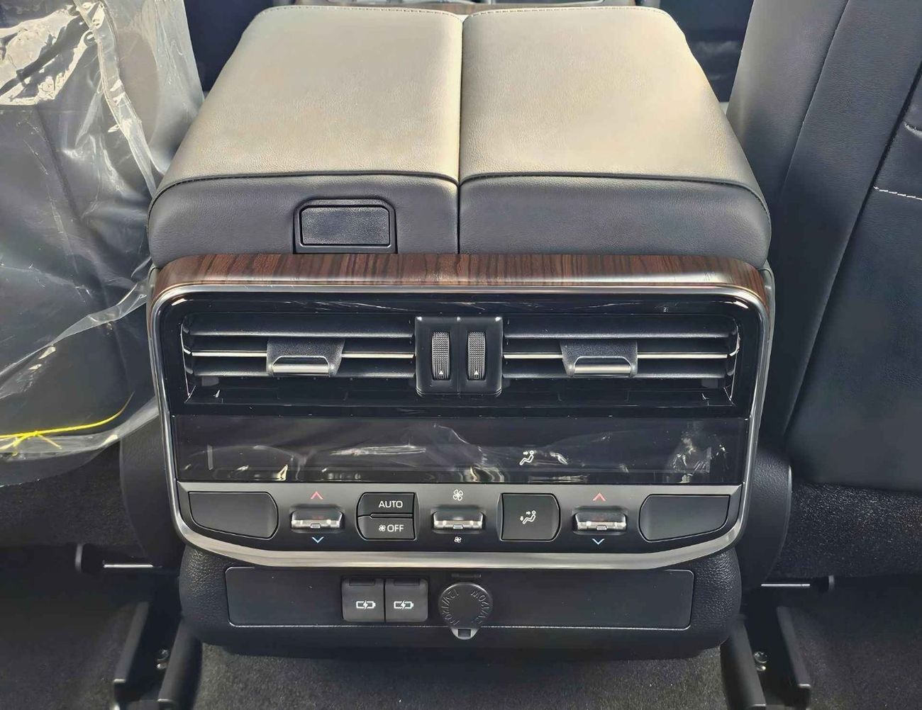 تويوتا لاند كروزر VX /4.0L PETROL V6 / RADAR /BIG DVD/JBL SPEAKERS / REAR ENTERTAINMENT DVD / MID OPTION (CODE#VX4MA)