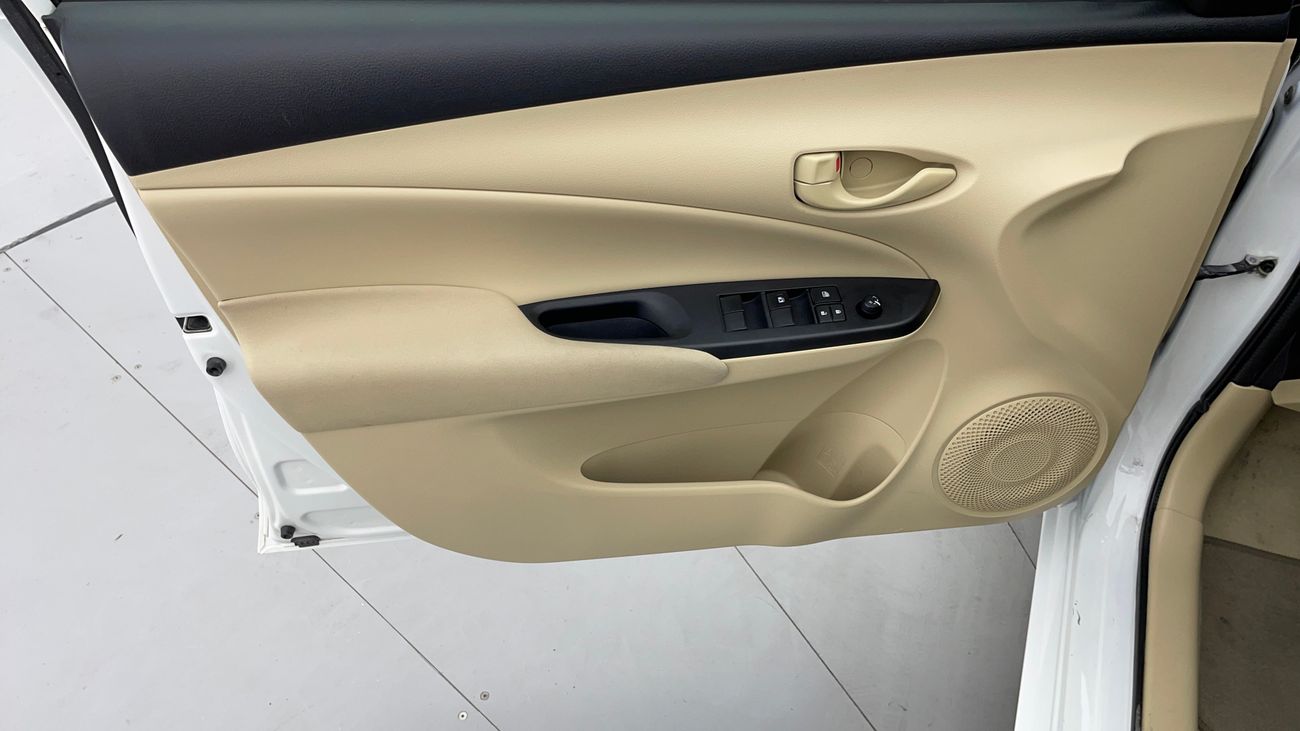 تويوتا يارس SE 1.5 | بدون دفعة مقدمة | اختبار قيادة مجاني للمنزل