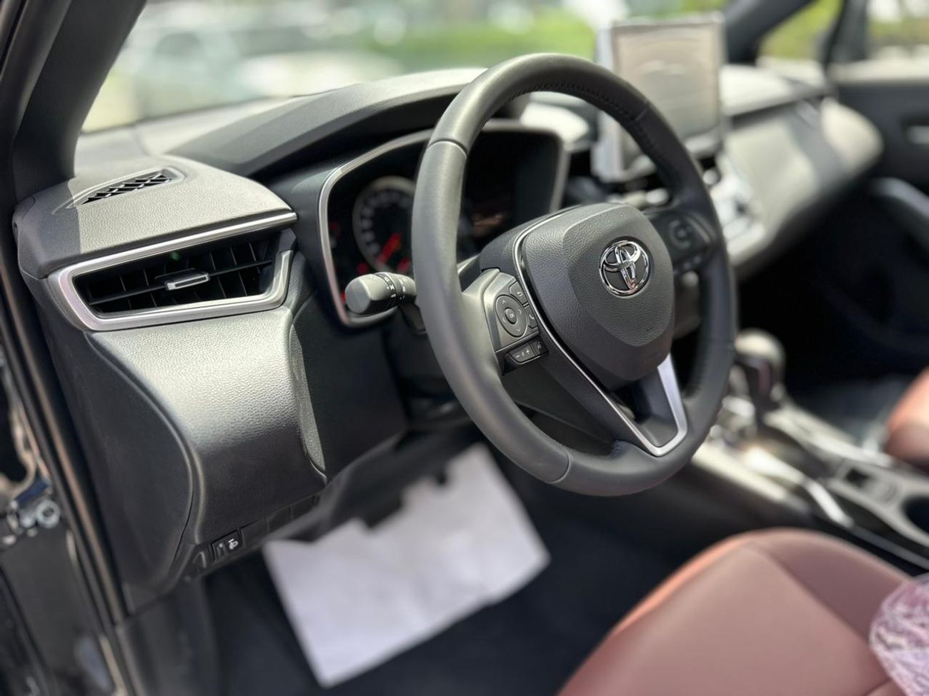 Toyota Corolla Cross TOYOTA COROLLA CROSSOVER 1.8L PET-A/T -FULL - SUNROOF /LTR- 25YM