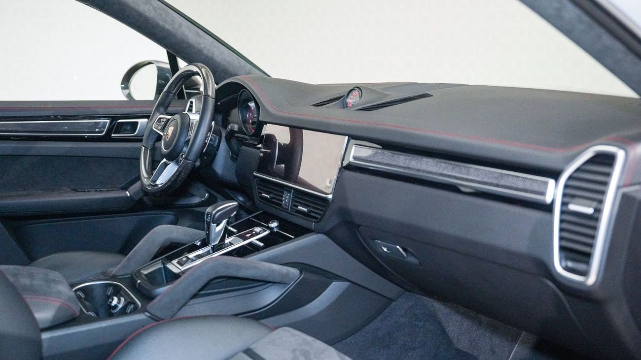 Porsche Cayenne Coupe GTS - AED 6658 P/M - Warranty till 05/2025