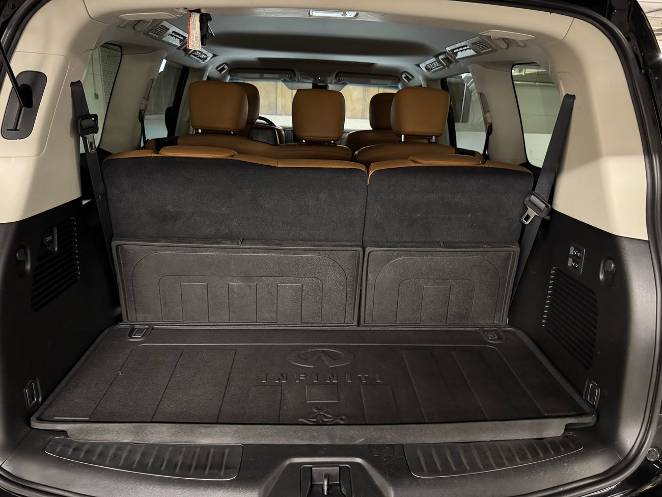 Infiniti QX80 EXCELLENT CONDITION, 4x4 , V8 5.6L