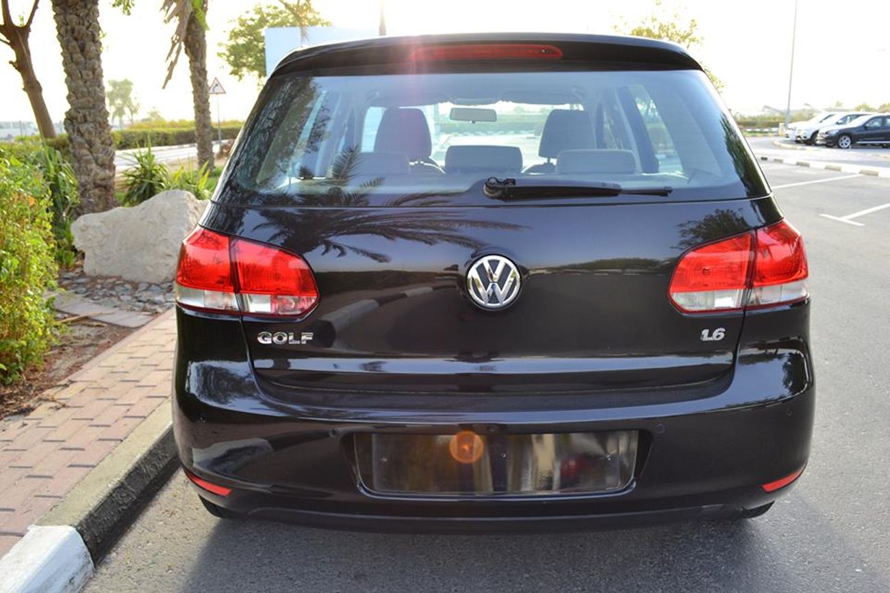 Used Volkswagen Golf 2010 for sale in Dubai 29229