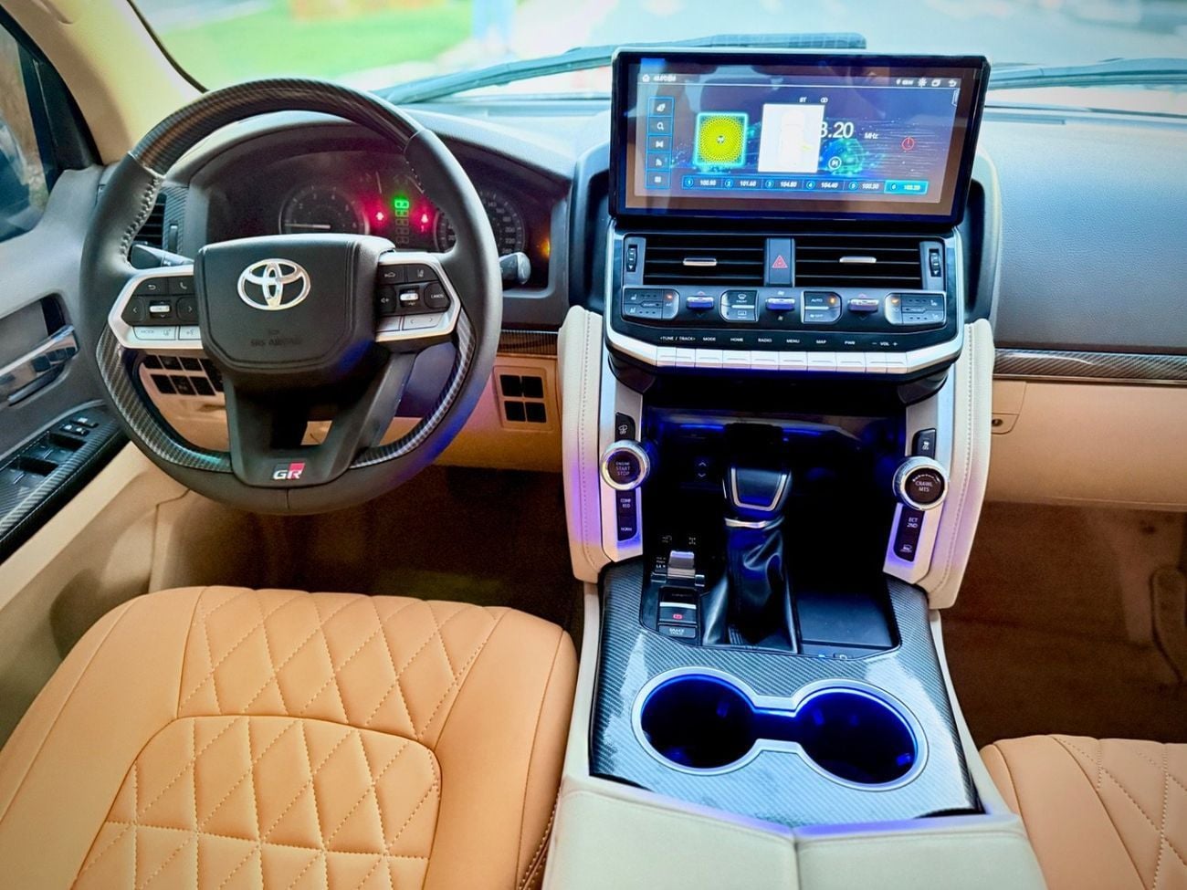 تويوتا لاند كروزر GXR 2019 FACELIFTED 2025 WITH INTERIOR AND EXTERIOR V6 4.0L GCC IN EXCELLENT CONDITION