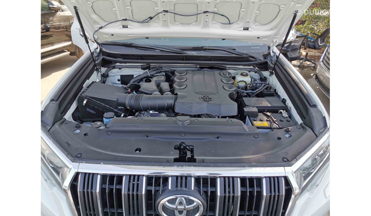 Toyota Prado 4.0L V6 PETROL, 18" RIMS, HEADLIGHT WASHER SWITCH, AIR CIRCULATION CONTROL, SUNROOF, (CODE # PVX03)