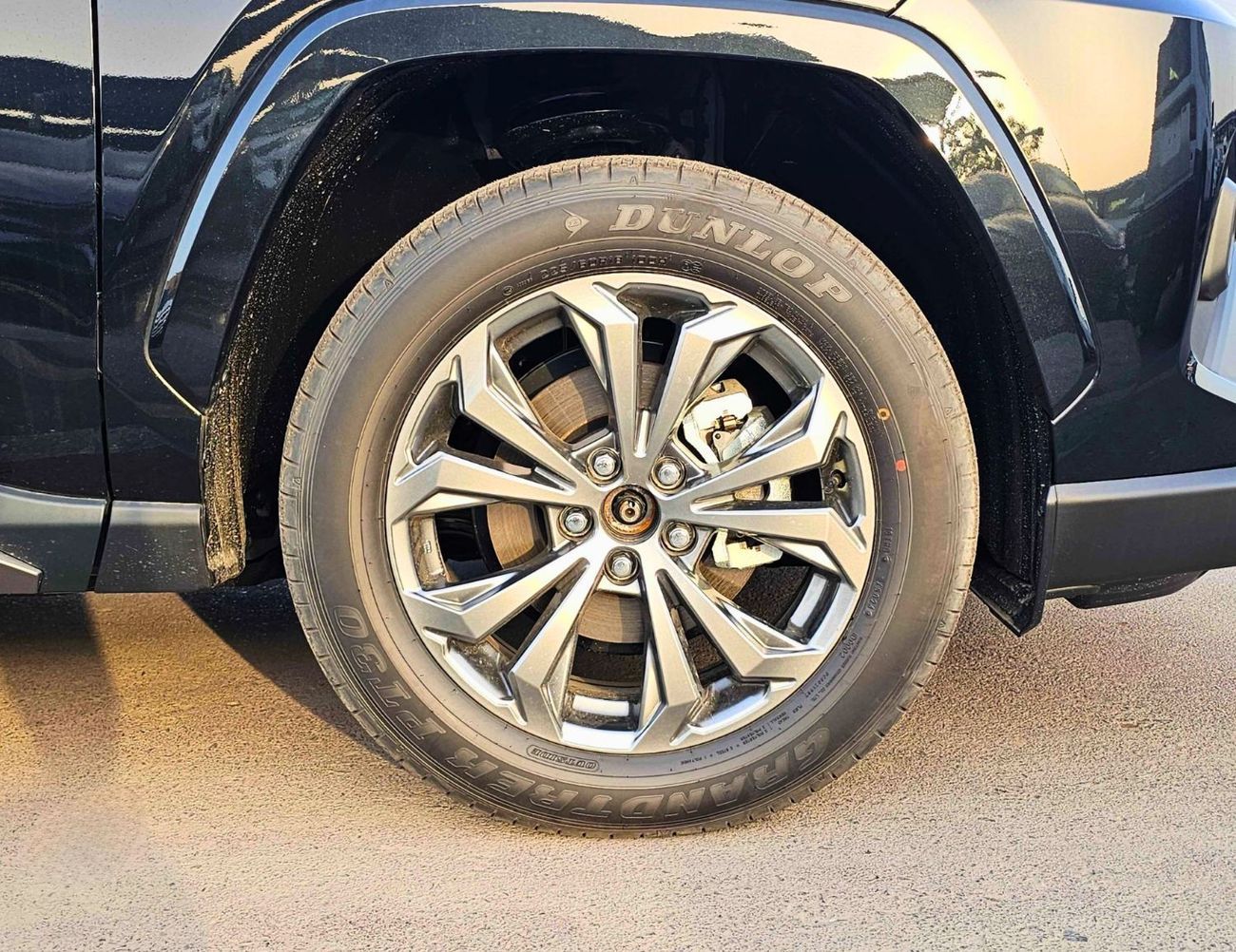 Toyota RAV4 STYLE PLUS / 2.0L PETROL / 360* CAMERAS WITH PANORAMIC ROOF / FULL OPTION (CODE # STYLE PLUS)