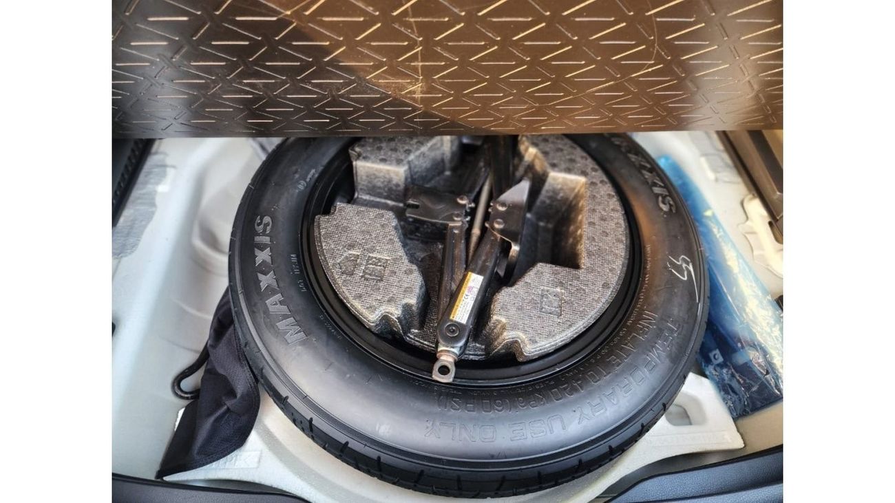 Toyota RAV4 XLE TOYOTA RAV4 SE FULL OPTION HYBRID