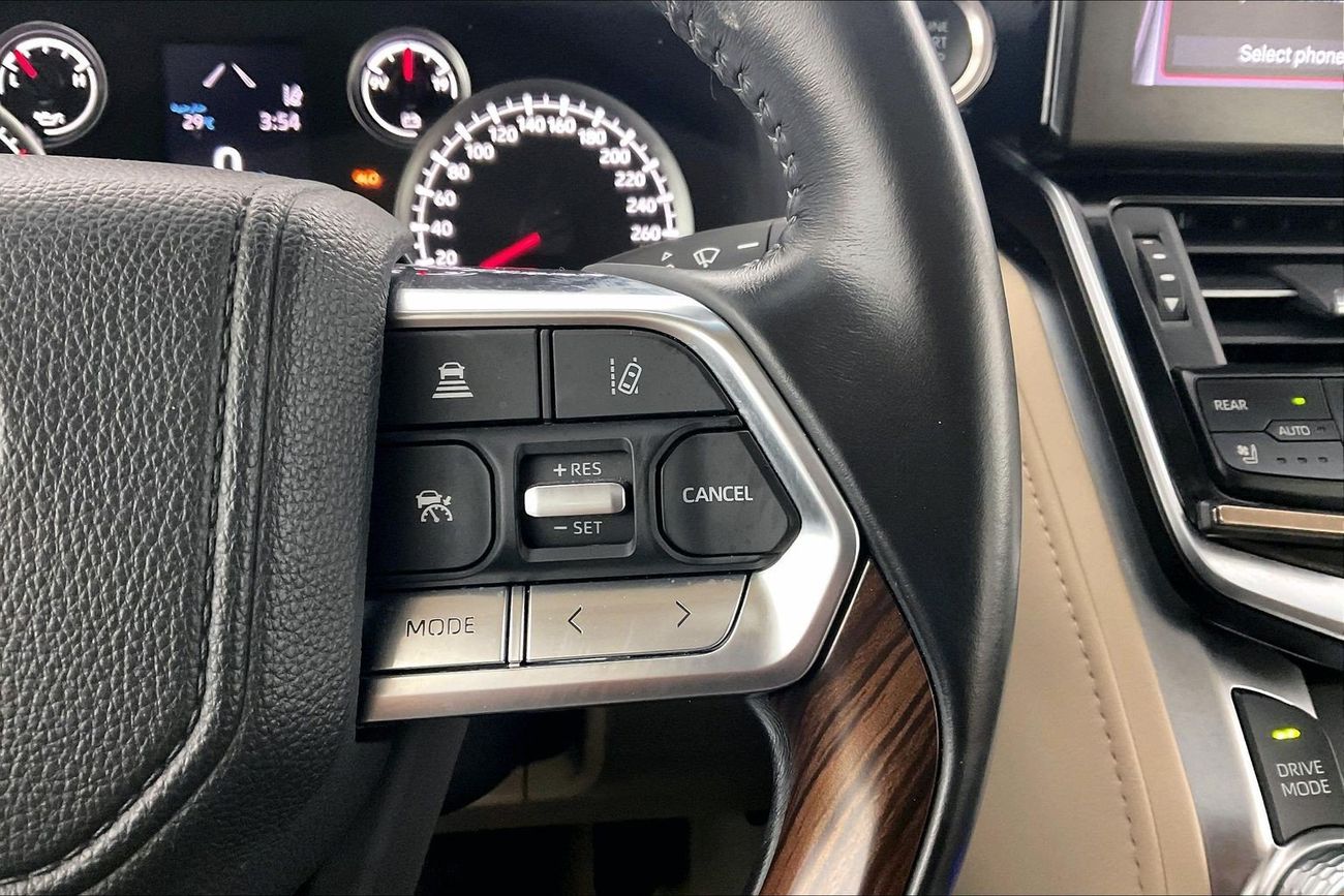 Toyota Land Cruiser GXR | National Day Celebration | Guaranteed Warranty | 0 Down Payment