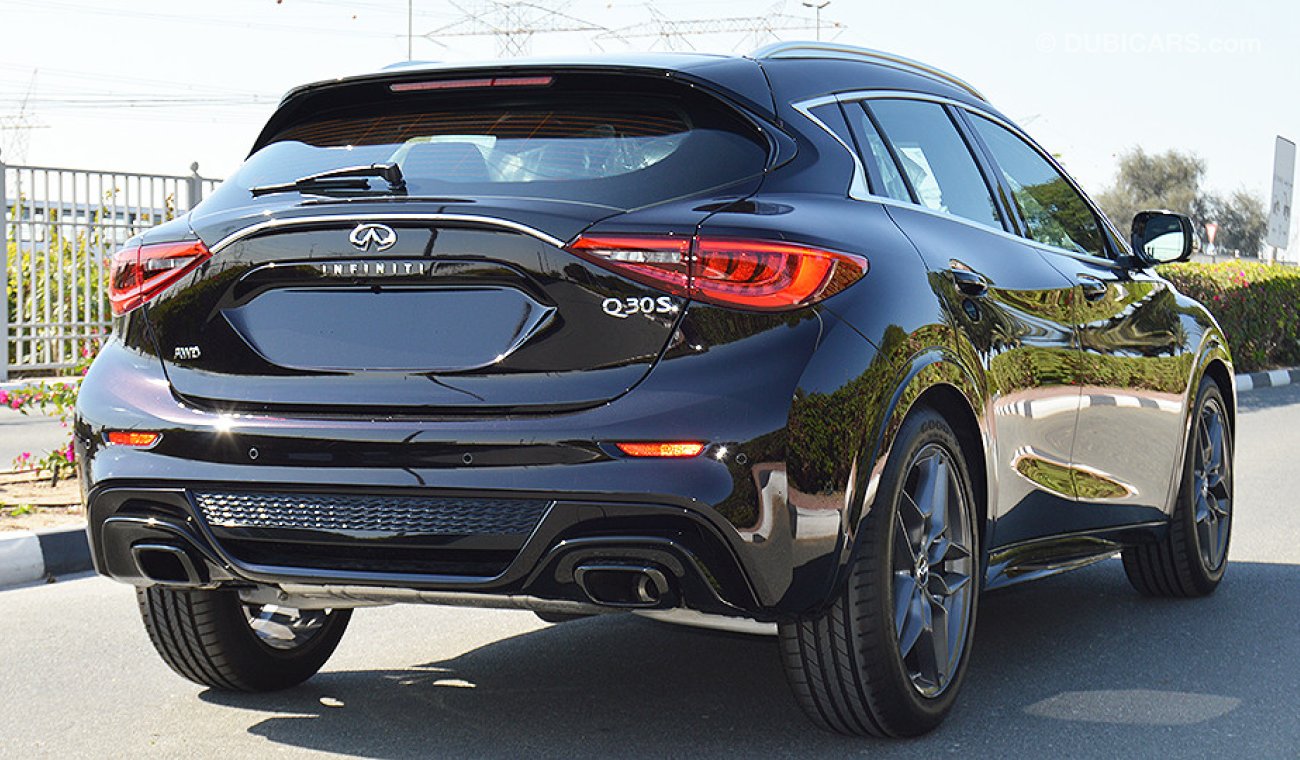 Infiniti Q30 Luxury / 4dr AWD / 2.0L 4cyl Turbo Full Option Gcc With 3Yrs./100k Km Warranty at the Dealer