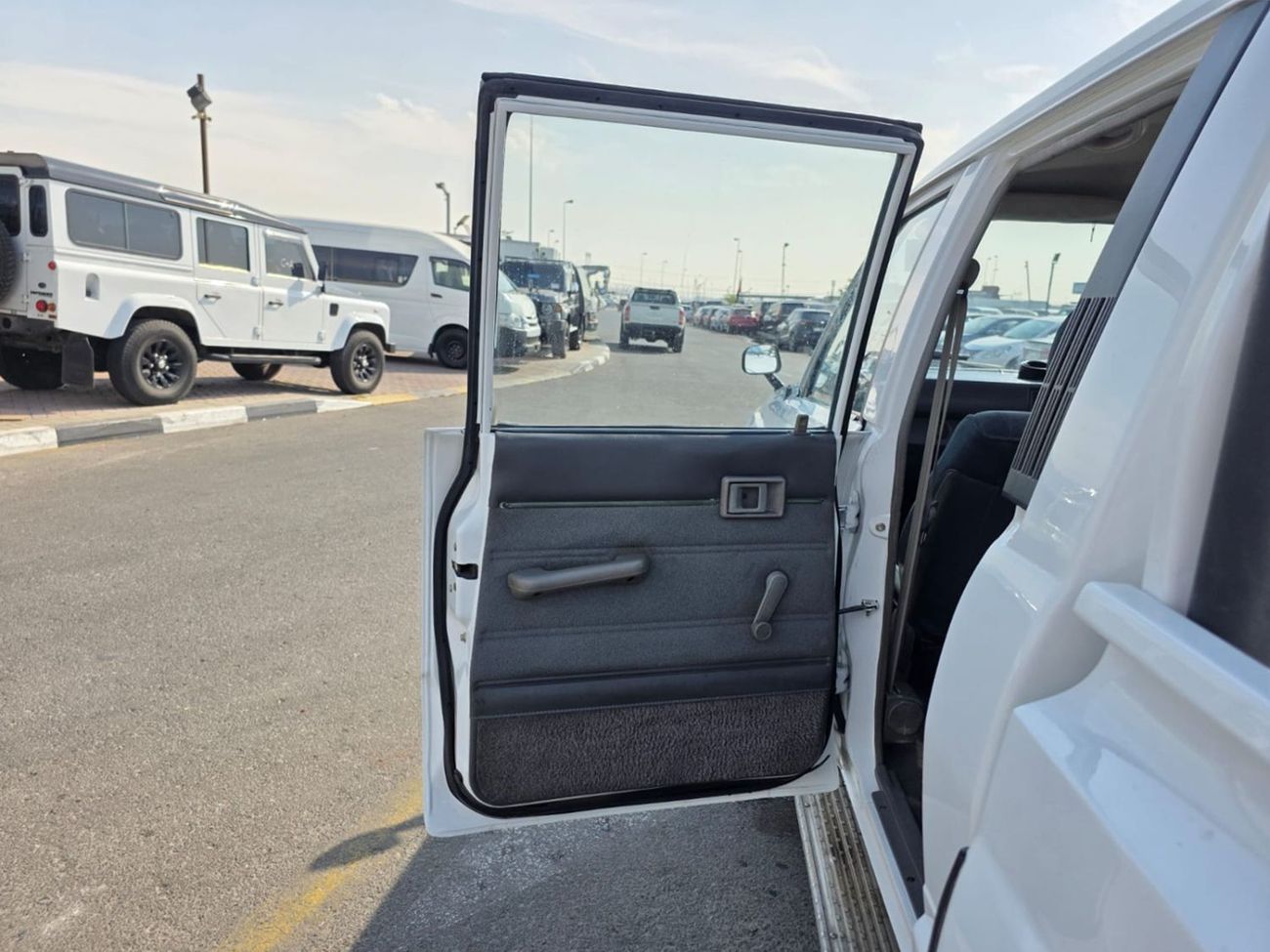 Toyota Hilux TOYOTA HILUX PICKUP RHD 1988 MODEL 2.4 L DIESEL MANUAL(PM76064)