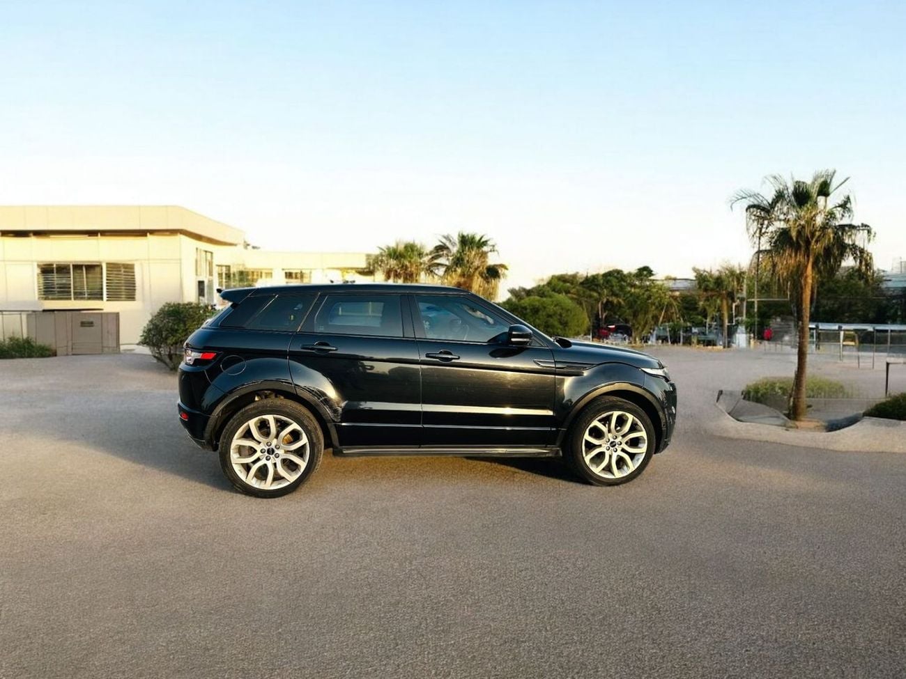 Land Rover Range Rover Evoque SE 2.0L SUV (3 Door)