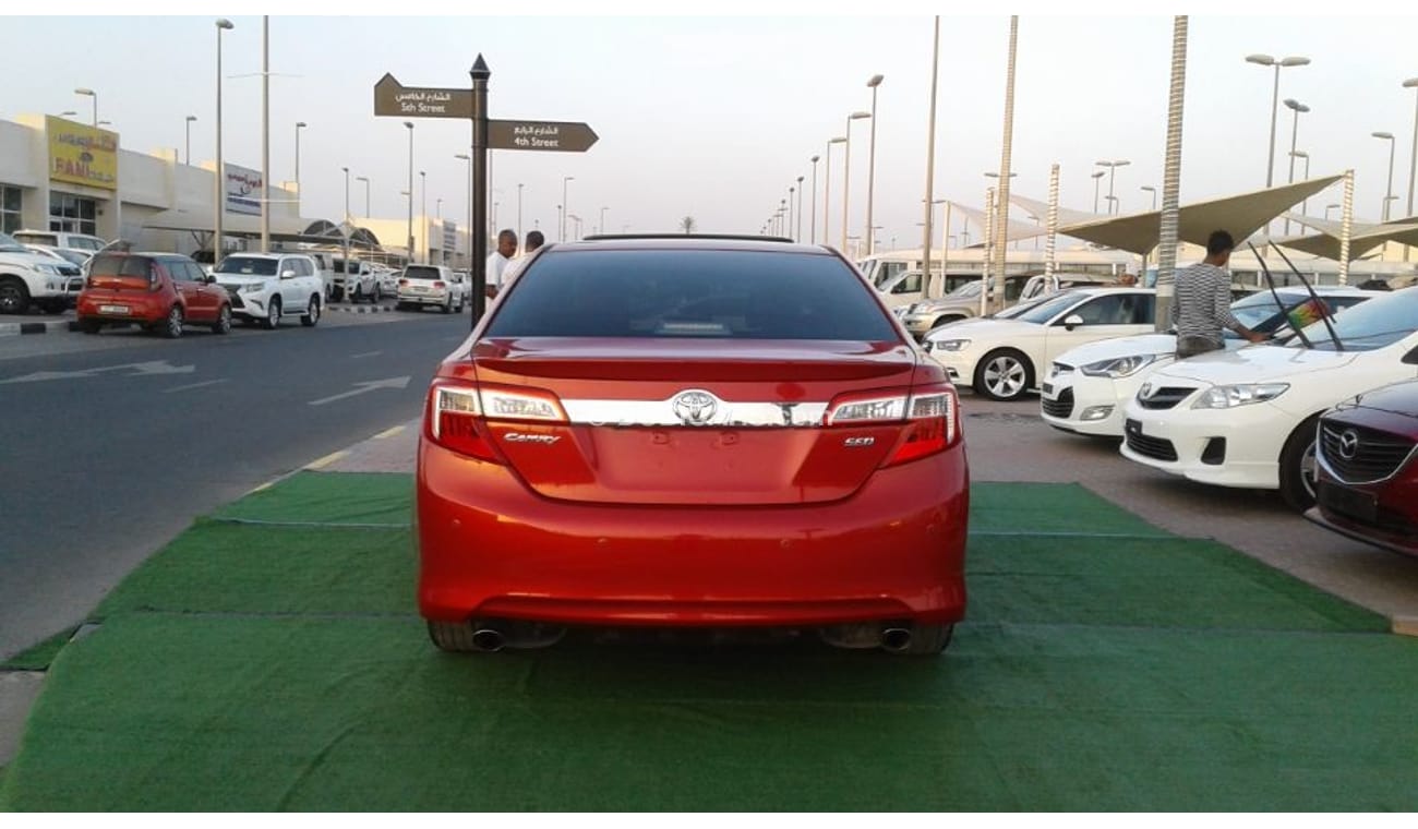 تويوتا كامري تويوتا كامرى عنابى خليجى 2013 فتحة سقف فول ابشن بحالة جيدة