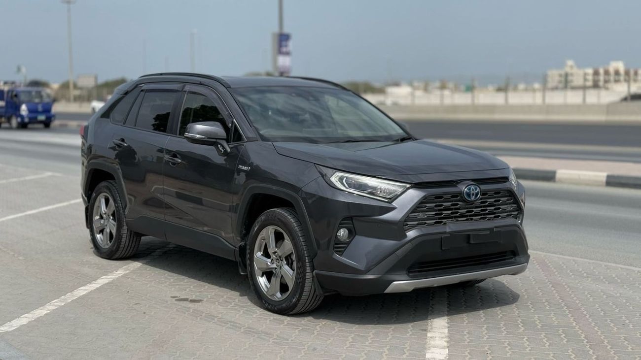 Toyota RAV4 Hybrid Petrol ,Right Hand Drive ,Push Start 4WD T.V ,Back Camera