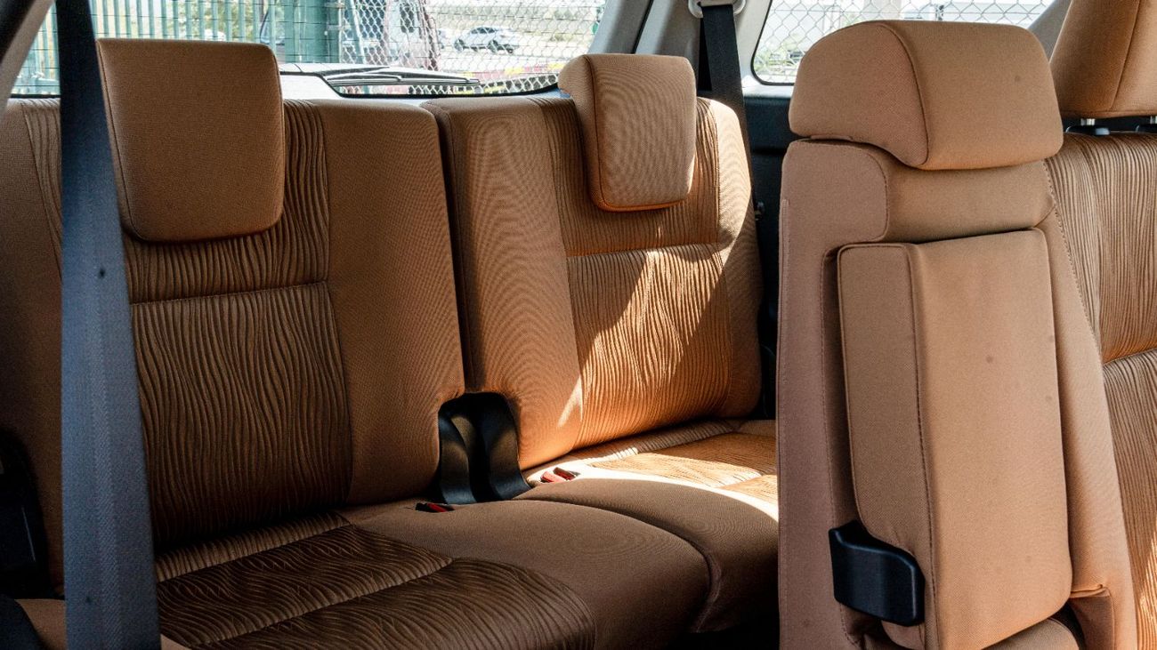 تويوتا فورتونر 2025 Toyota Fortuner 4.0L AT Petrol (White-Tan) (Qatar Spec)