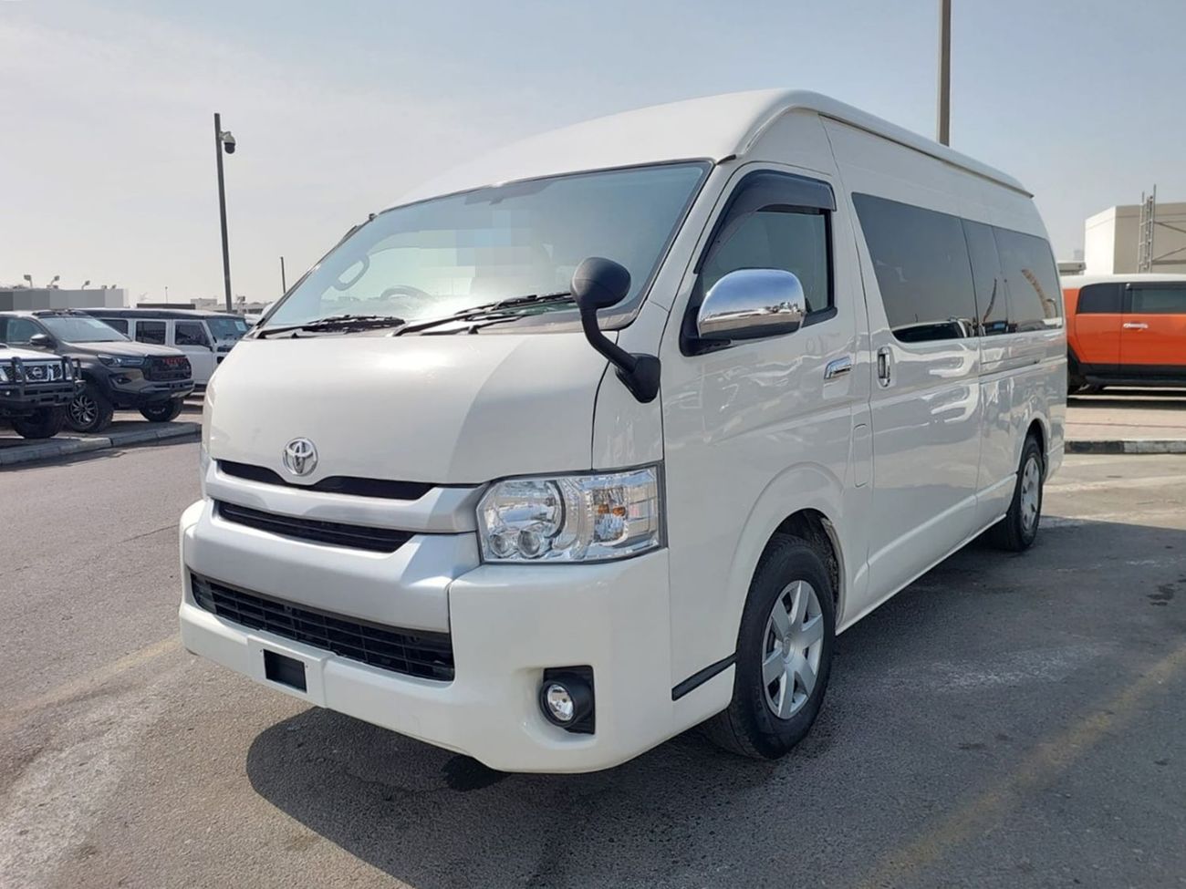 تويوتا هاياس (RAMADAN OFFER) TOYOTA HIACE COMMUTER VAN RHD 2016 MODEL 3.0 L DIESEL AUTOMATIC(PM29828)