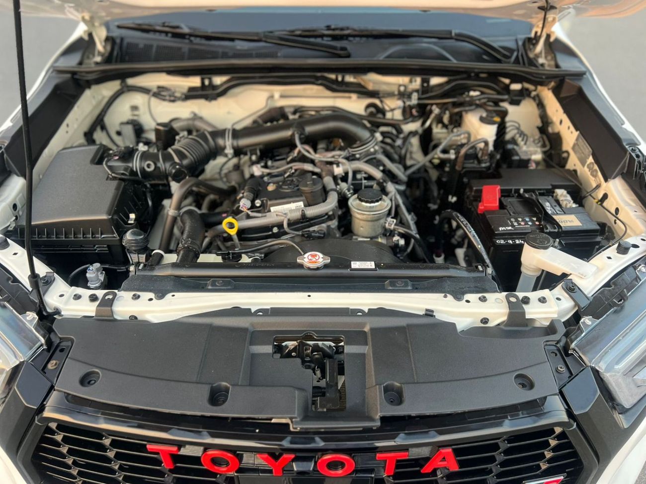 تويوتا هيلوكس 2022 Toyota Hilux GR Sport - 2.7L V4 - Full Automatic Patrol - 4x4 AWD - Off Road Edition