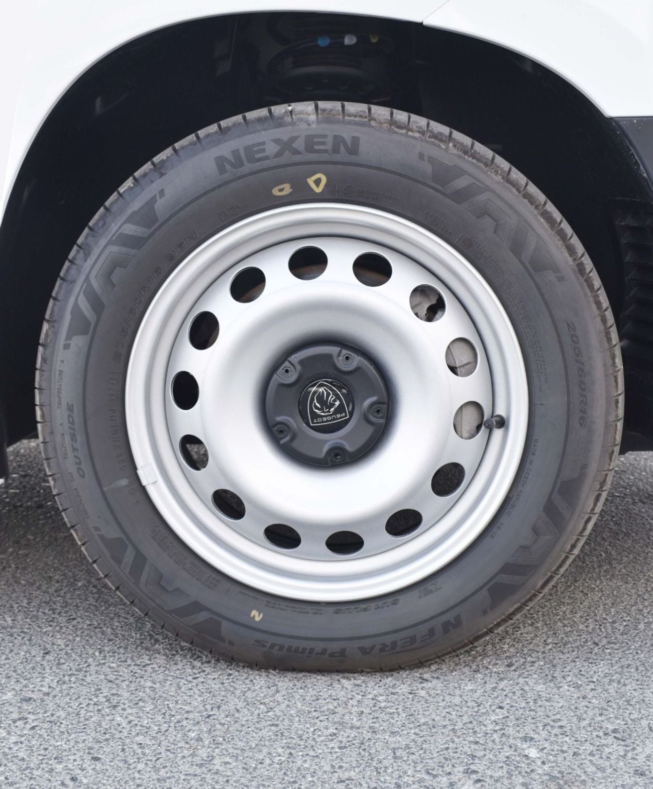 بيجو بارتنر STANDARD Peugeot Partner  Van 1.6L M/T, petrol- 2025