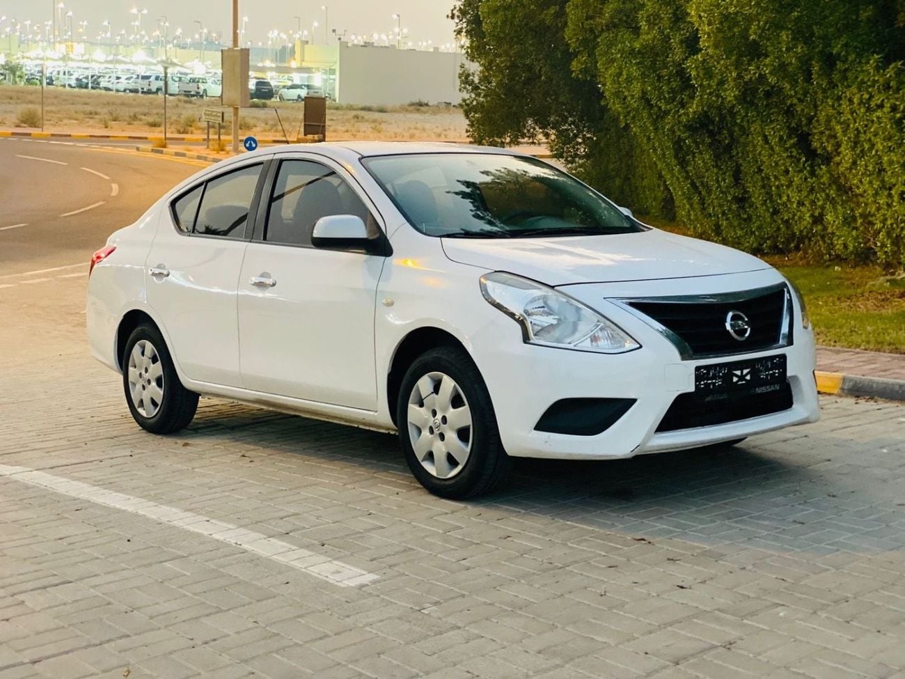 نيسان صني SL