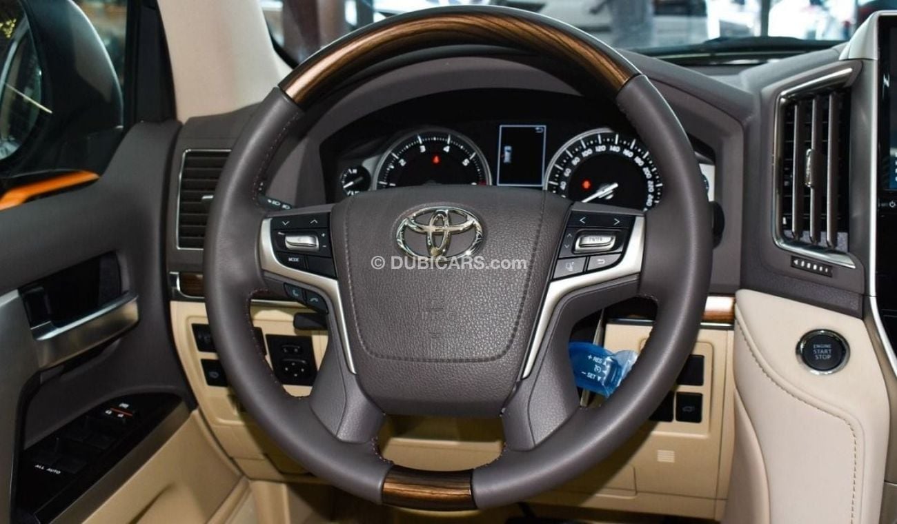 Toyota Land Cruiser TOYOTA LAND CRUISER VXR 5.7L V8 2021 GCC SPECS