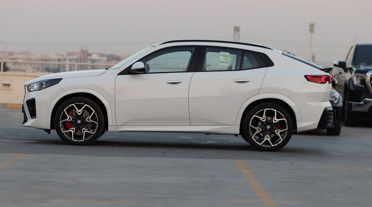 بي أم دبليو X2 XDRIVE 2.0, HARMAN SOUNDSYSTEM, PANORAMIC ROOF, KEYLESS ENTRY , MODEL 2026 GCC SPECS