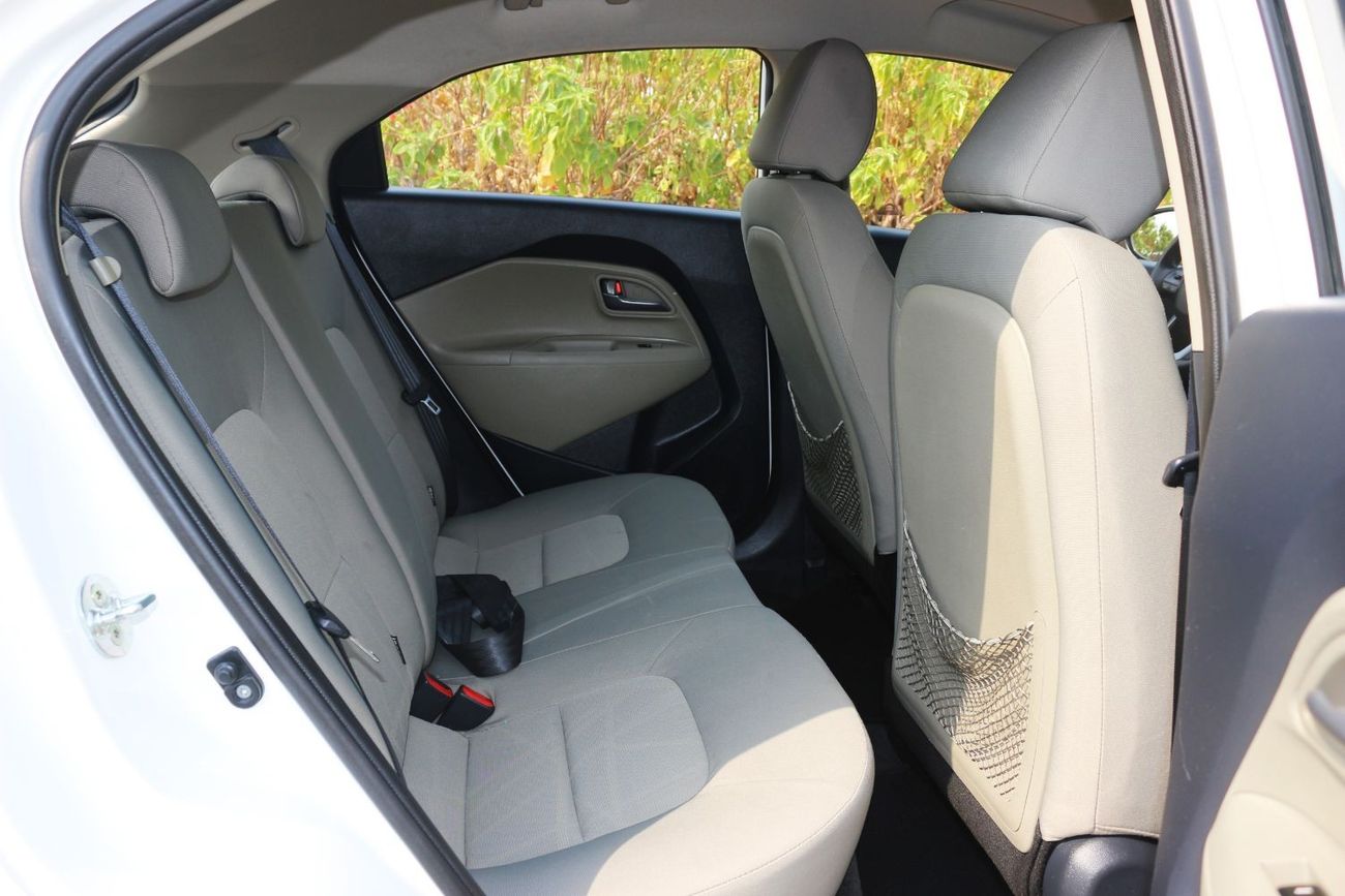 كيا ريو LX كيا ريوا 2017 خليجي فل اتوماتيك بحاله وكاله فقط 67000 ميلوا استعمال سيده