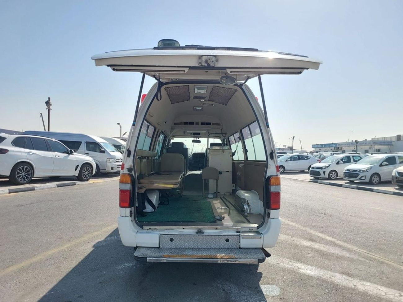 Toyota Hiace (RAMADAN OFFER) TOYOTA HIACE VAN AMBULANCE RHD 1997 MODEL 2.4 L PETROL AUTOMATIC(PM01771)