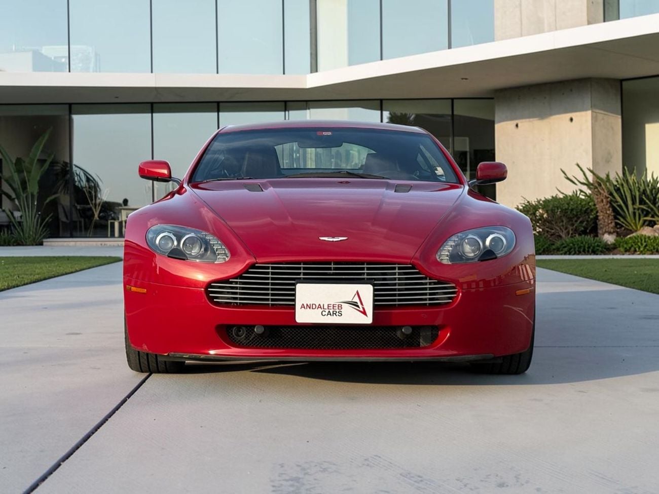 أستون مارتن فانتيج ASTON MARTIN VANTAGE | 4.7L V8 | 2009 | GCC SPECS