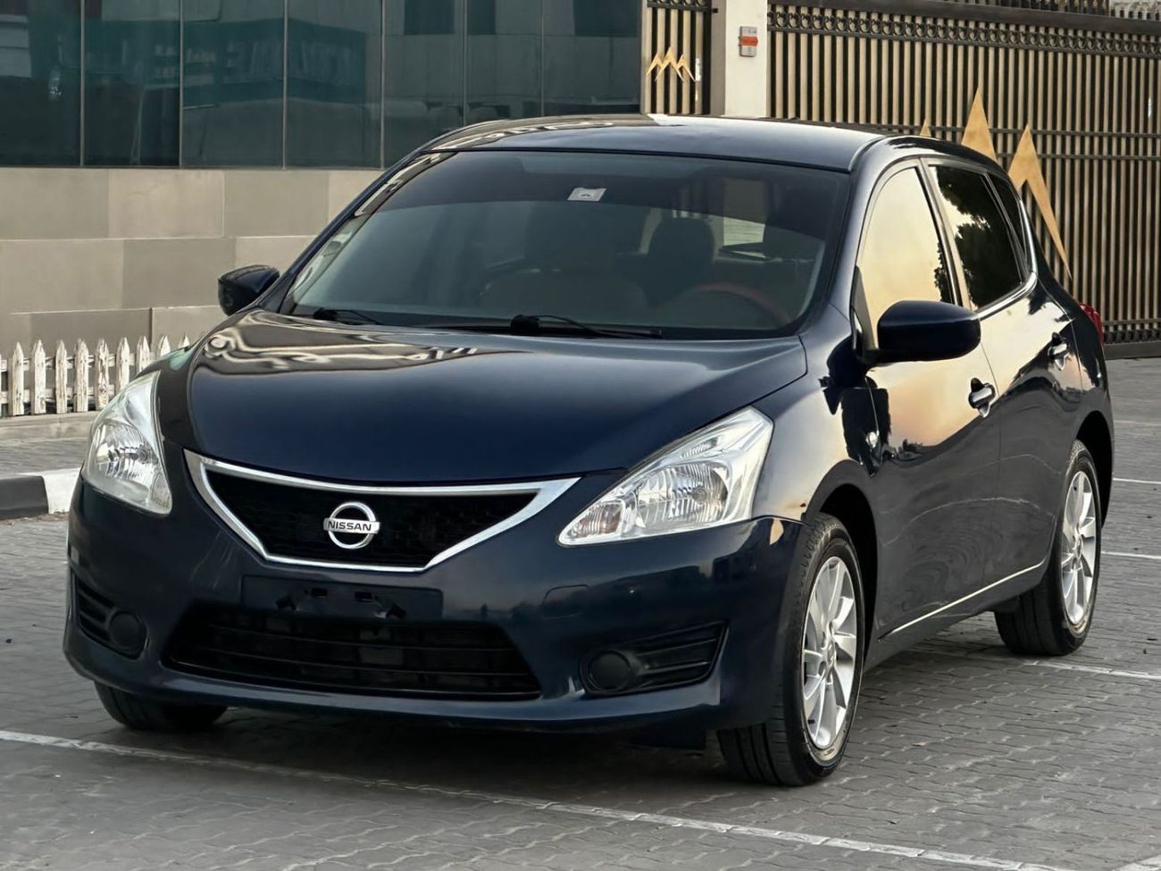 Nissan Tiida SV
