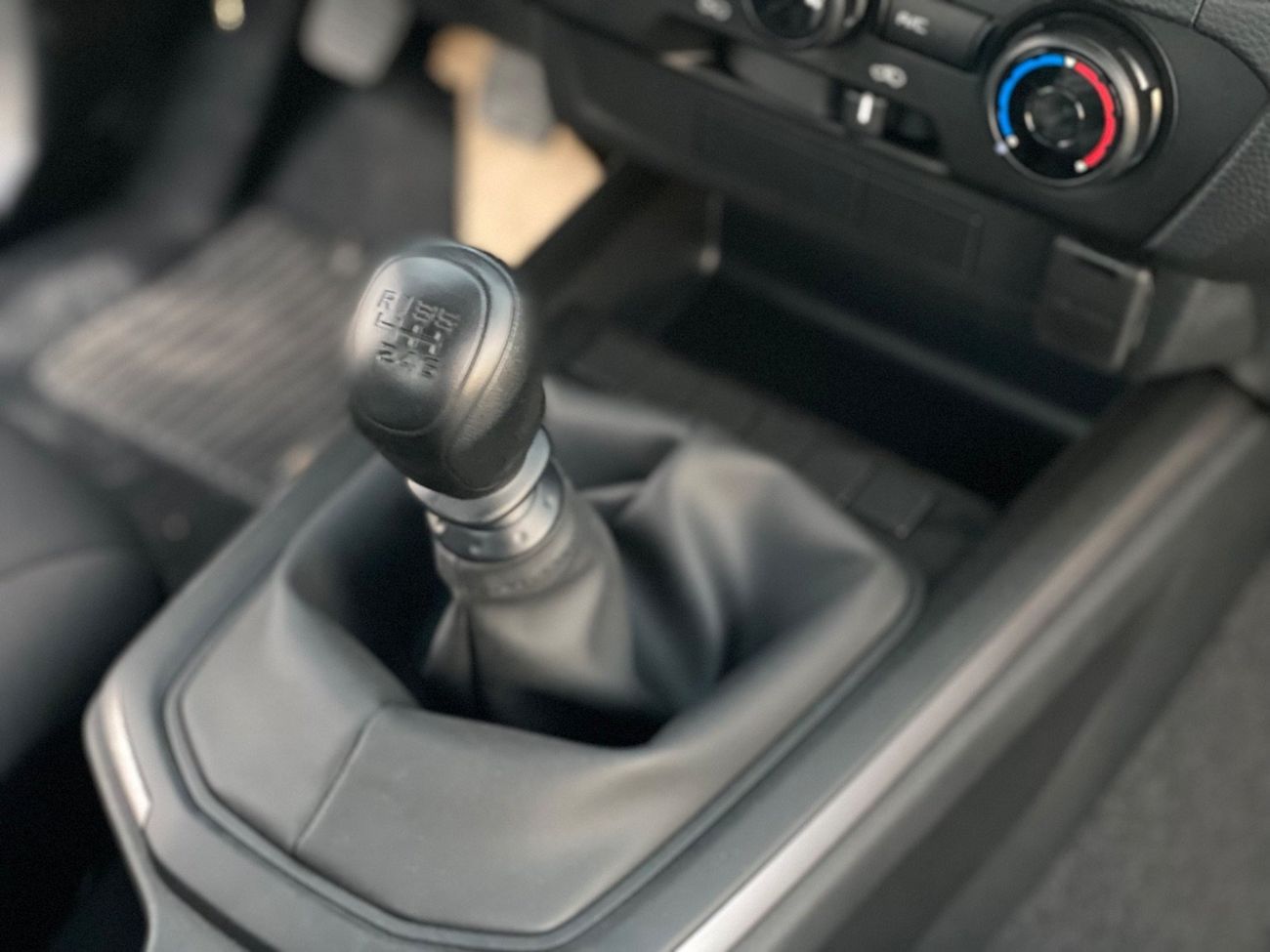 Isuzu DMax SINGLE CAB MANUAL - DIESEL ENGINE 1.9 TURBO