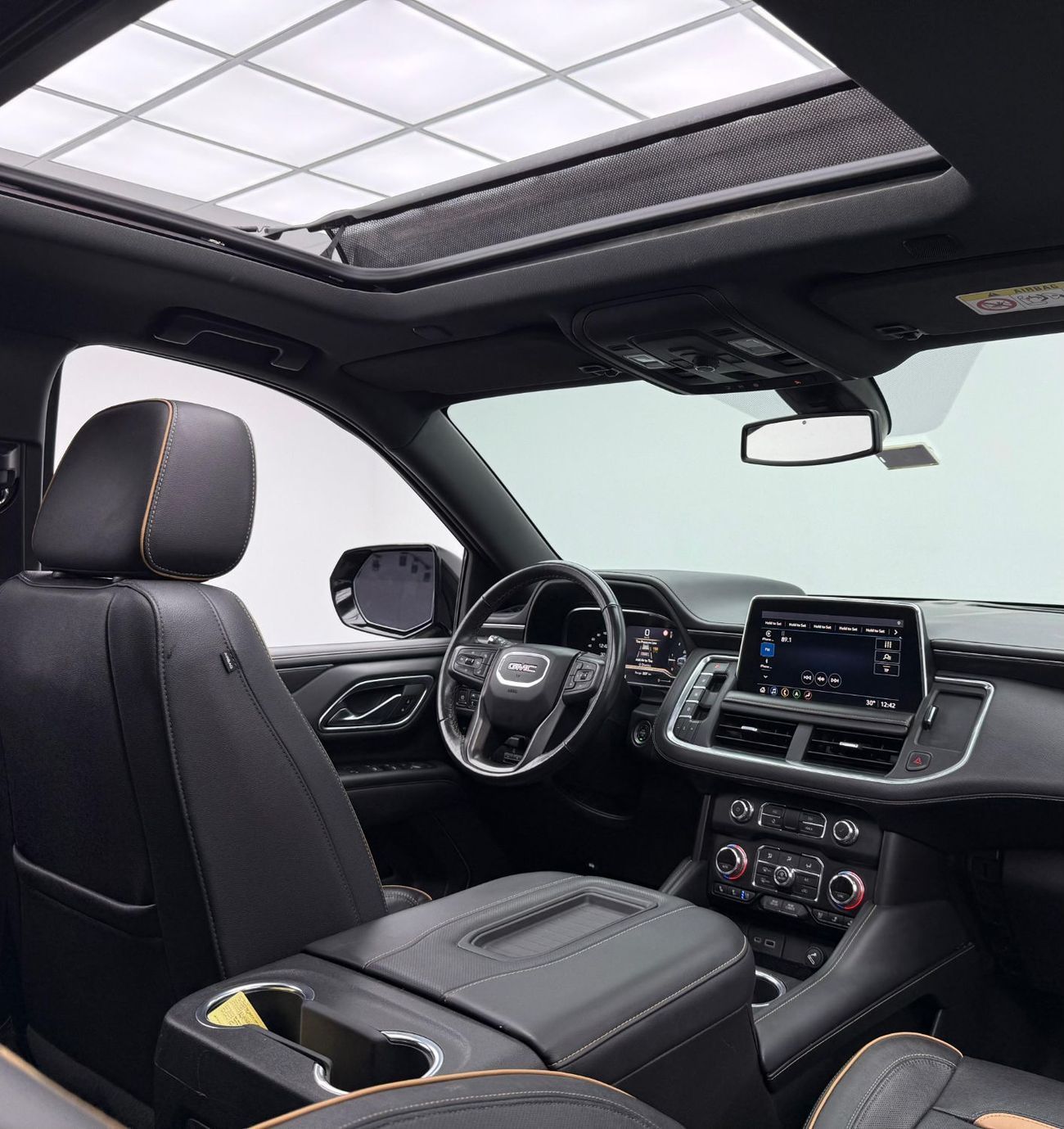 GMC Yukon AT4 5.3L 2022 GMC Yukon AT4, Warranty, Full Service History, Fully Loaded, Excellent Condition, GCC