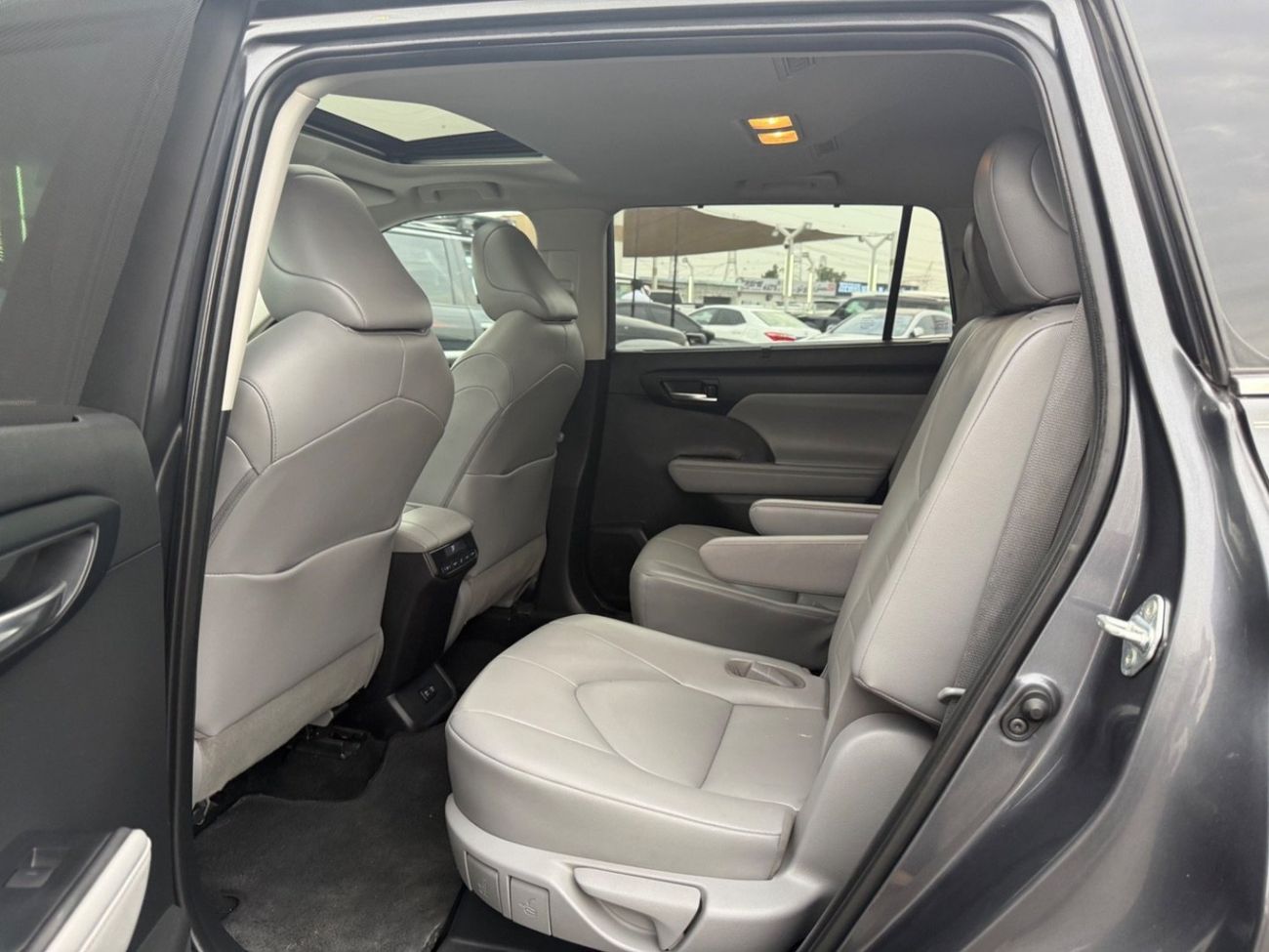 Toyota Highlander 2021 XLE LIMITED V6 FULL OPTION US SPEC