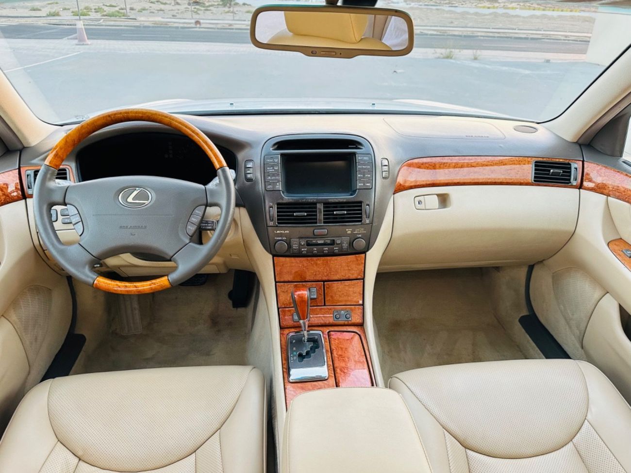 لكزس LS 430 موديل 2004 حاله ممتازه من الداخل والخارج فتحه وجلد ومثبت سرعه وتحكم كهربي كانل ونظام صوت ممتاز وكامي