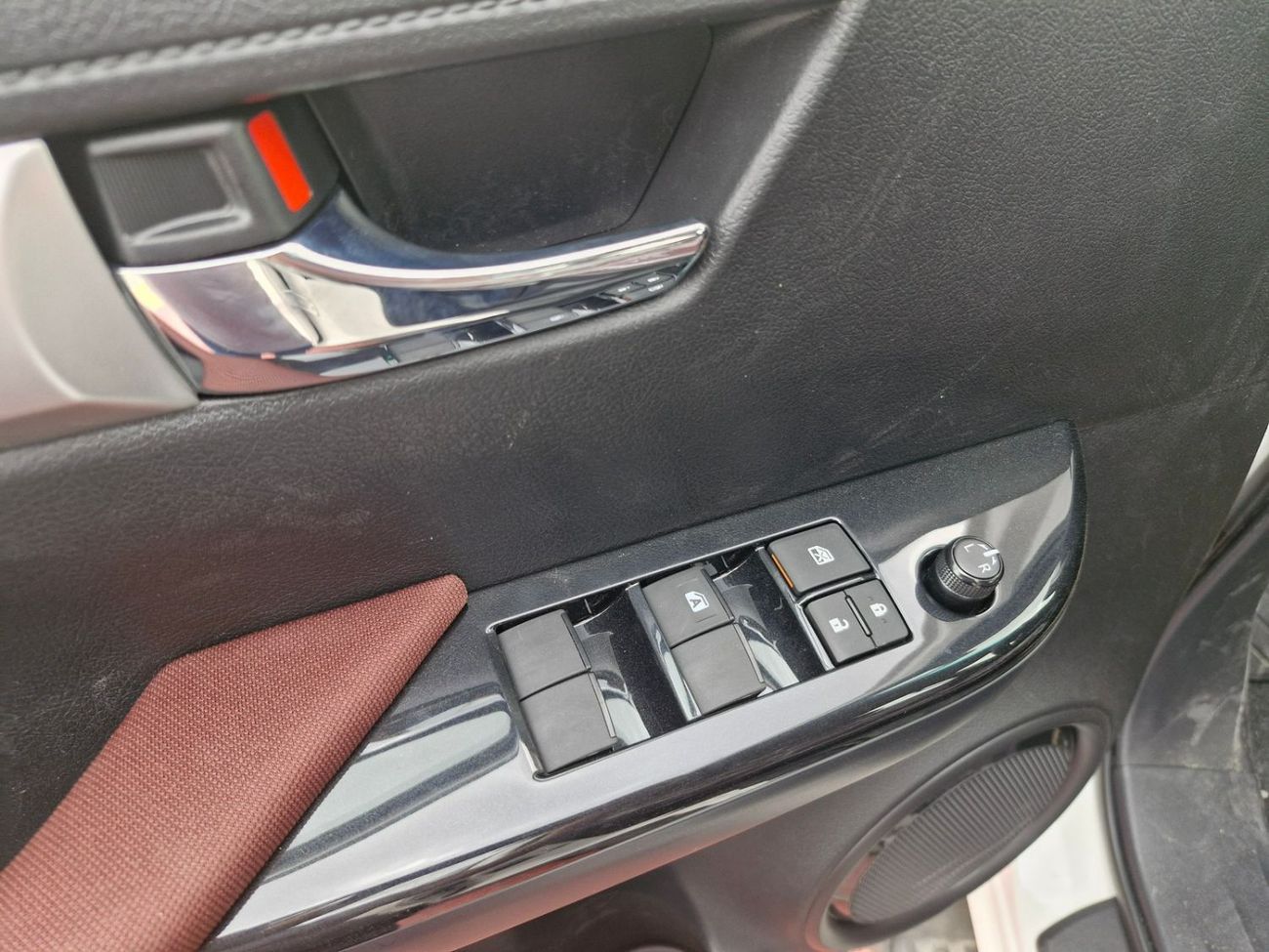 تويوتا هيلوكس GLX 2.7L Double Cab Utility 4WD M/T