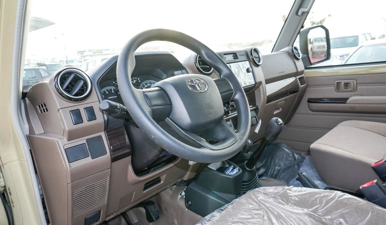 Toyota Land Cruiser Pick Up 4.0L V6 Double Cabin M/T