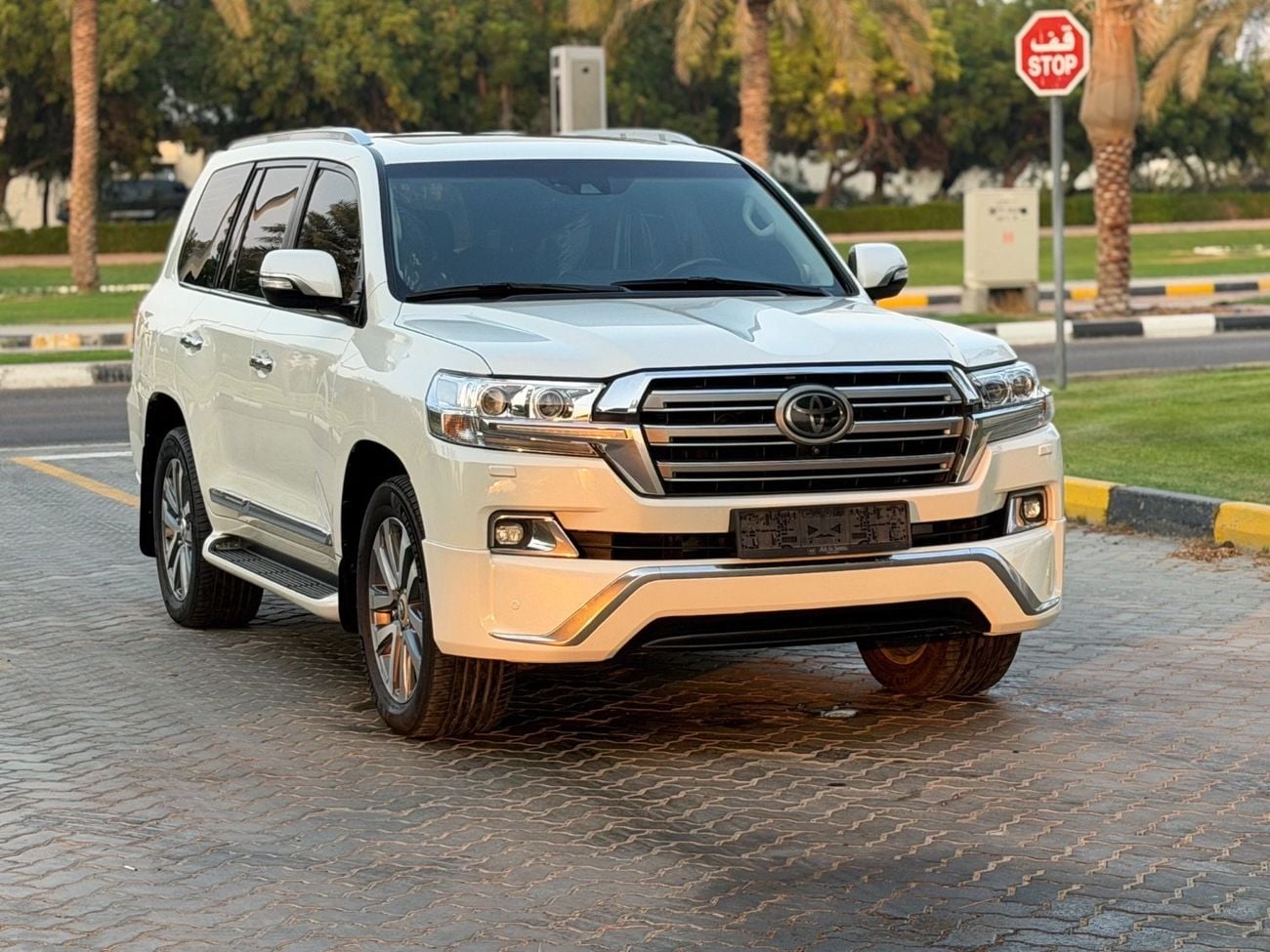 Toyota Land Cruiser VXR 5.7