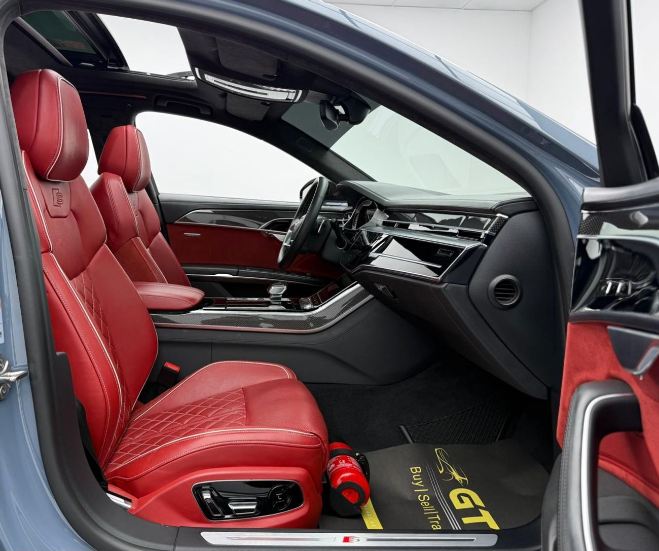 أودي S8 Std 4.0L (571 HP) 2021 Audi S8 ,Warranty ,Full Agency Service History ,Excellent Condition ,GCC