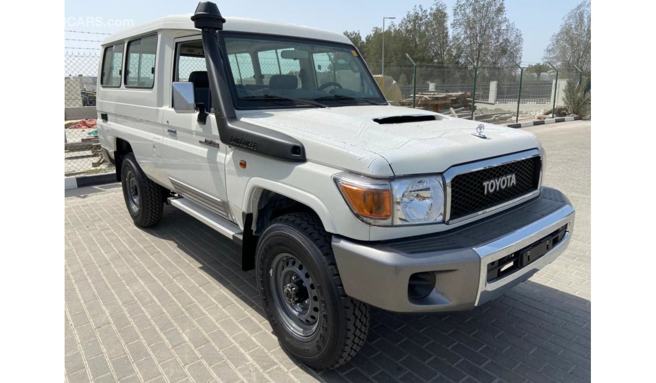 تويوتا لاند كروزر هارد توب HARDTOP DSL 3 DOOR VDJ78 WO PWR WINDOWS. 2 FUEL TANK