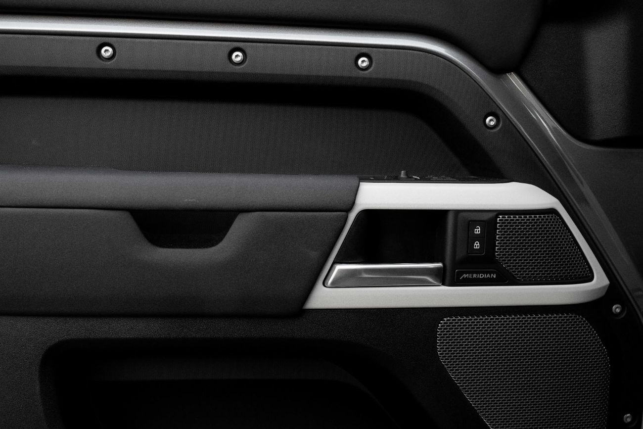 Land Rover Defender 110 S P300 2.0L