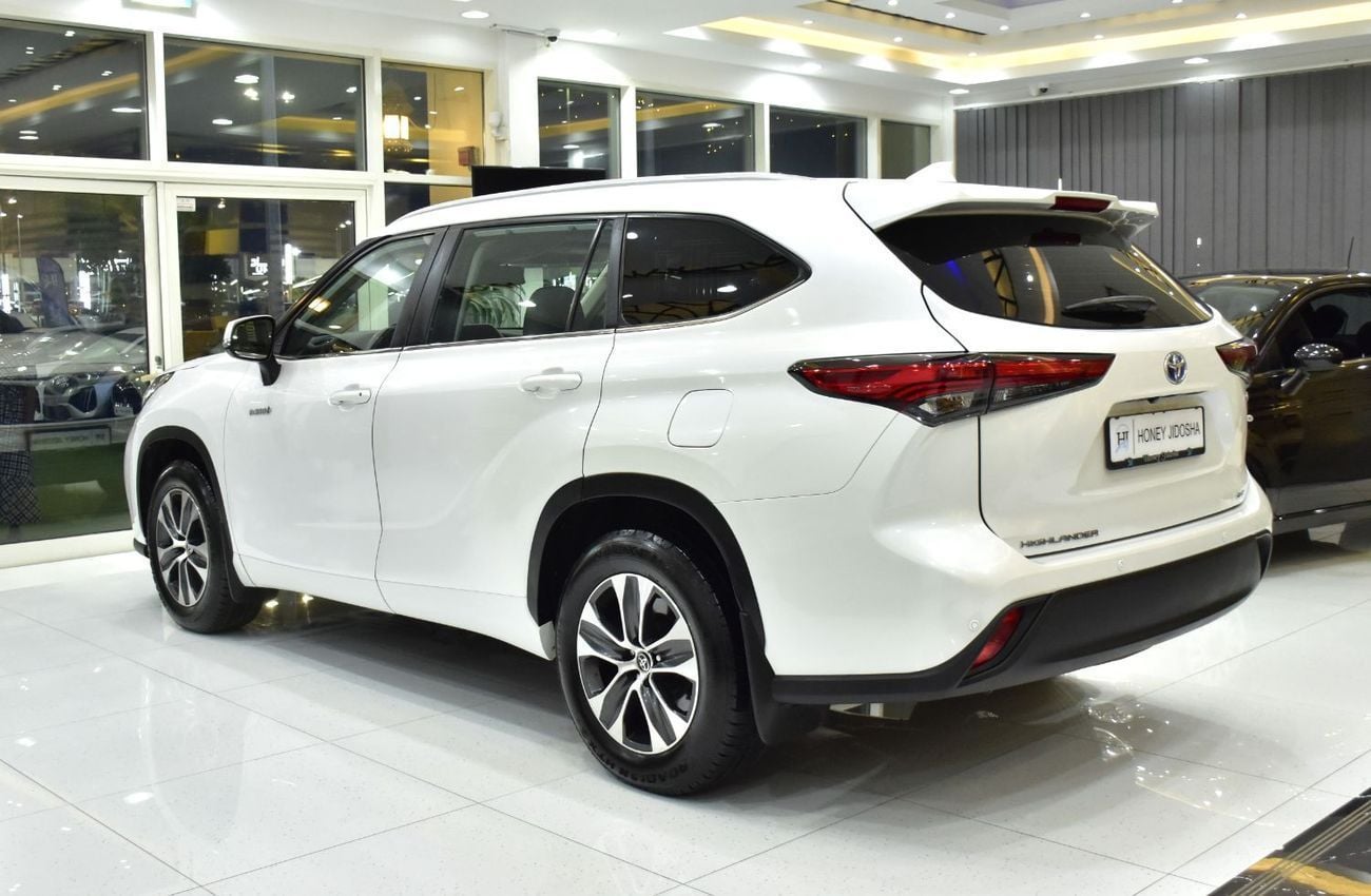 Toyota Highlander GLE HEV EXCELLENT DEAL for our Toyota Highlander Hybrid ( 2023 Model ) in White Color GCC Specs