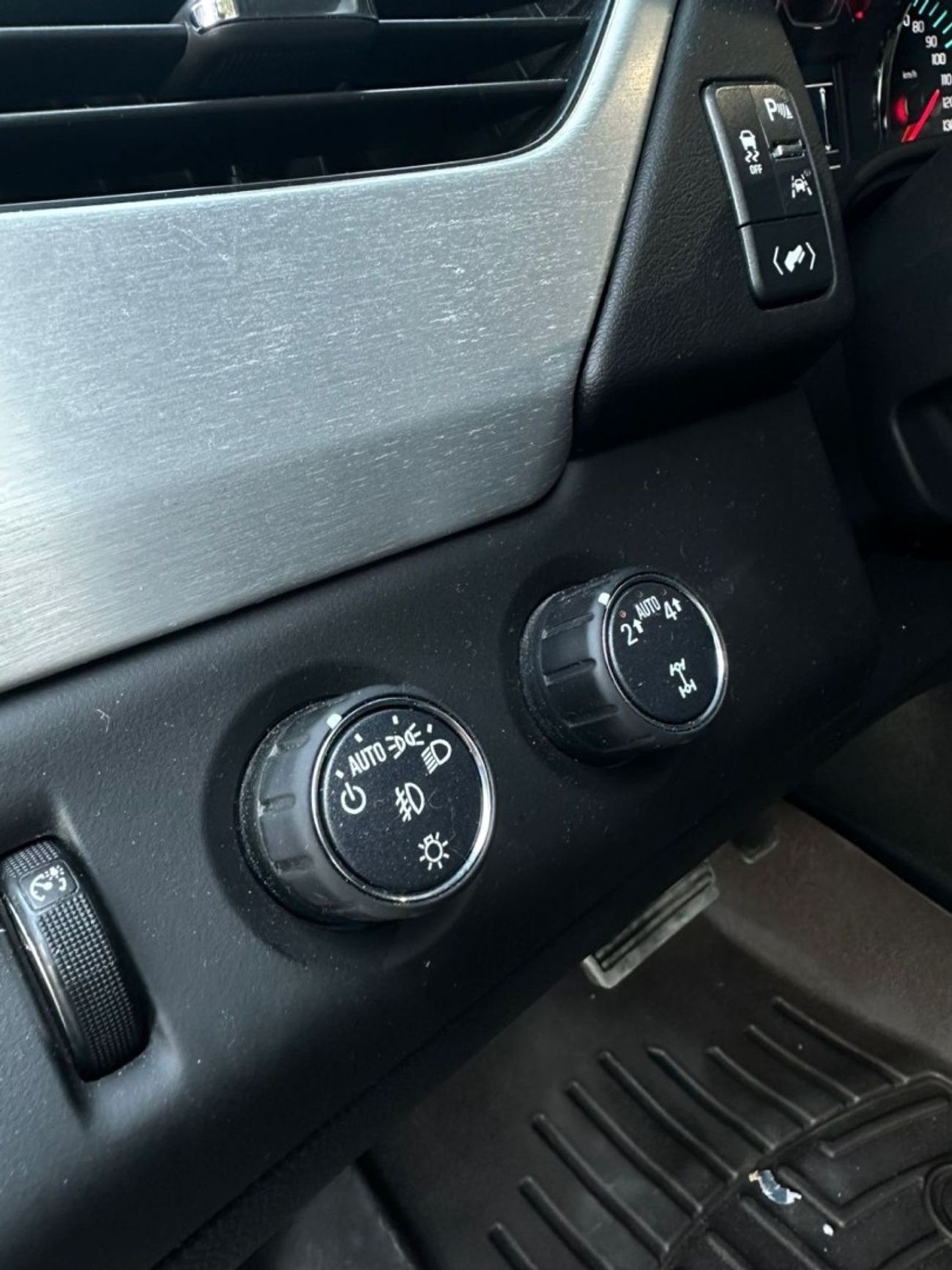 جي أم سي يوكون SLE 5.3L 4WD (8 Seater)