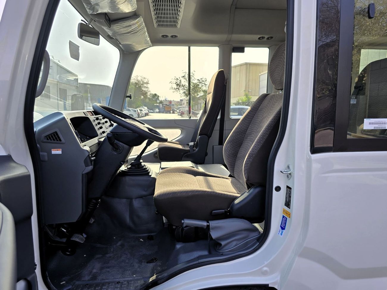 تويوتا كوستر AL FUTAIM - TOYOTA COASTER DIESEL 4.0 MT - AUTO DOOR - 23 SEATER -  2026 MODEL