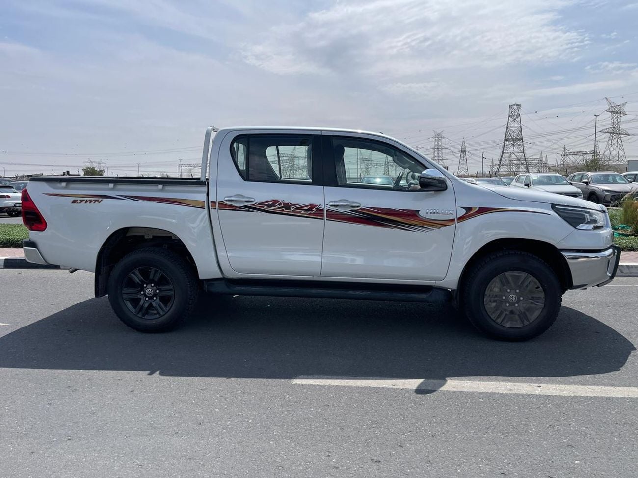 تويوتا هيلوكس GLXS SR5 2.7L 4X4