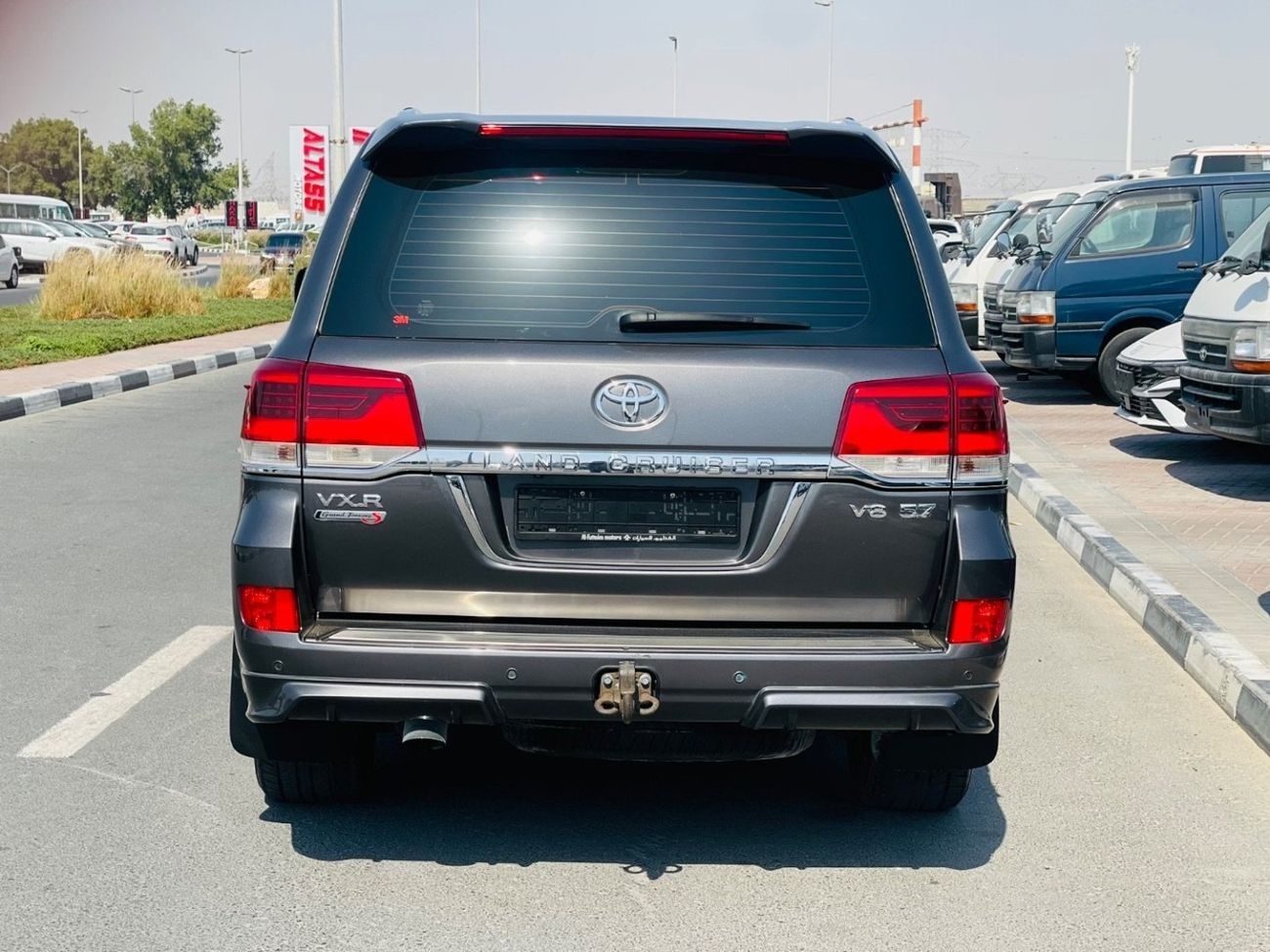 تويوتا لاند كروزر Toyota landcuriser VXR 5.7 V8 2019 Years full option Top the Range accident free