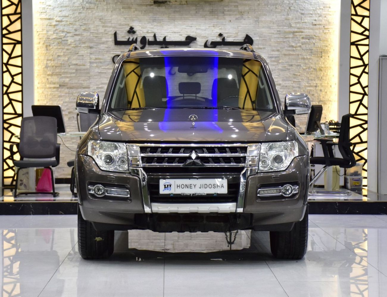 ميتسوبيشي باجيرو EXCELLENT DEAL for our Mitsubishi Pajero GLS ( 2016 Model ) in Brown Color GCC Specs