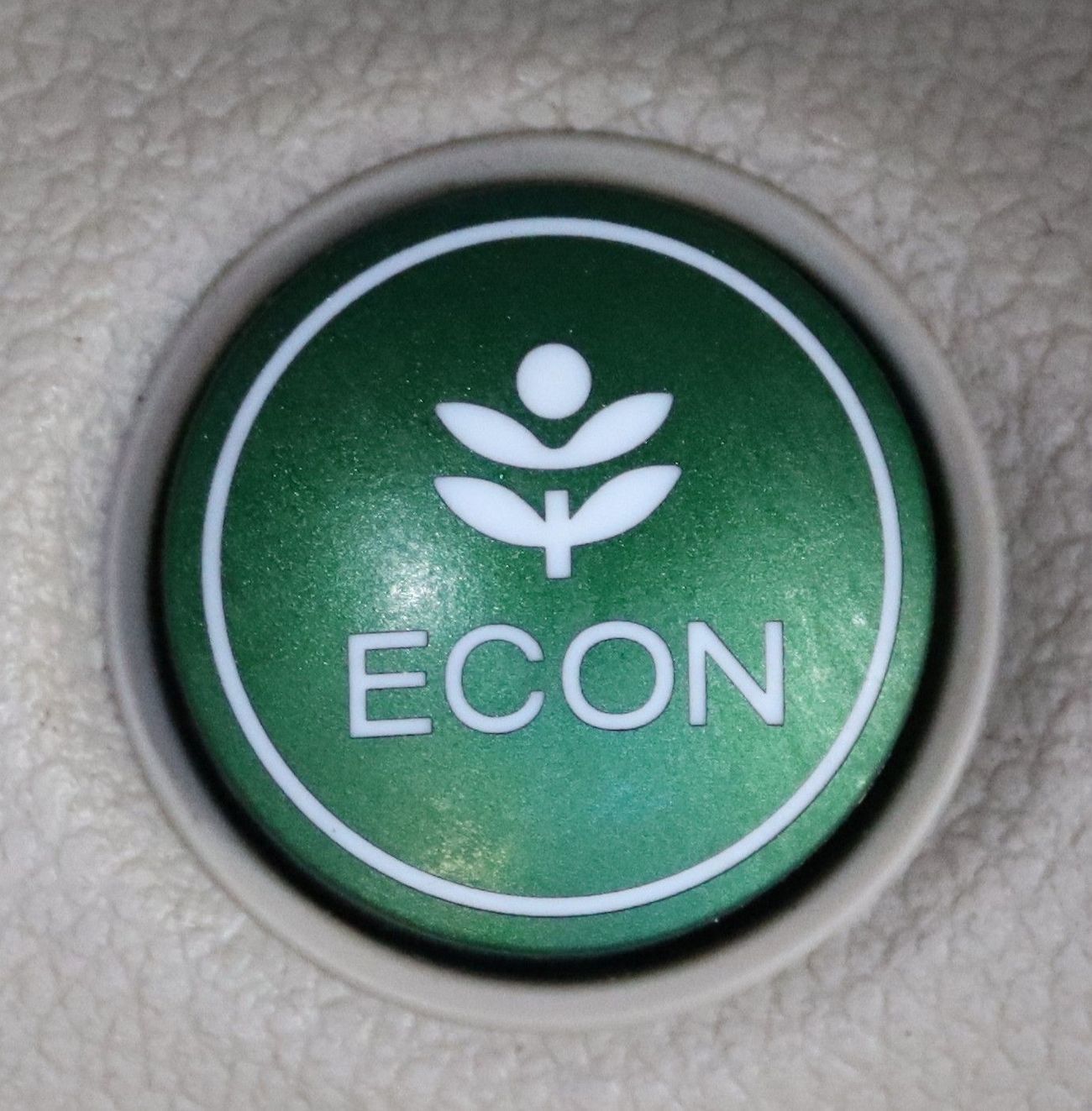 Honda CRV EX 2.4L HONDA CR-V - 2015 GCC edition, accident-free, in excellent condition with a mileage of 136,0