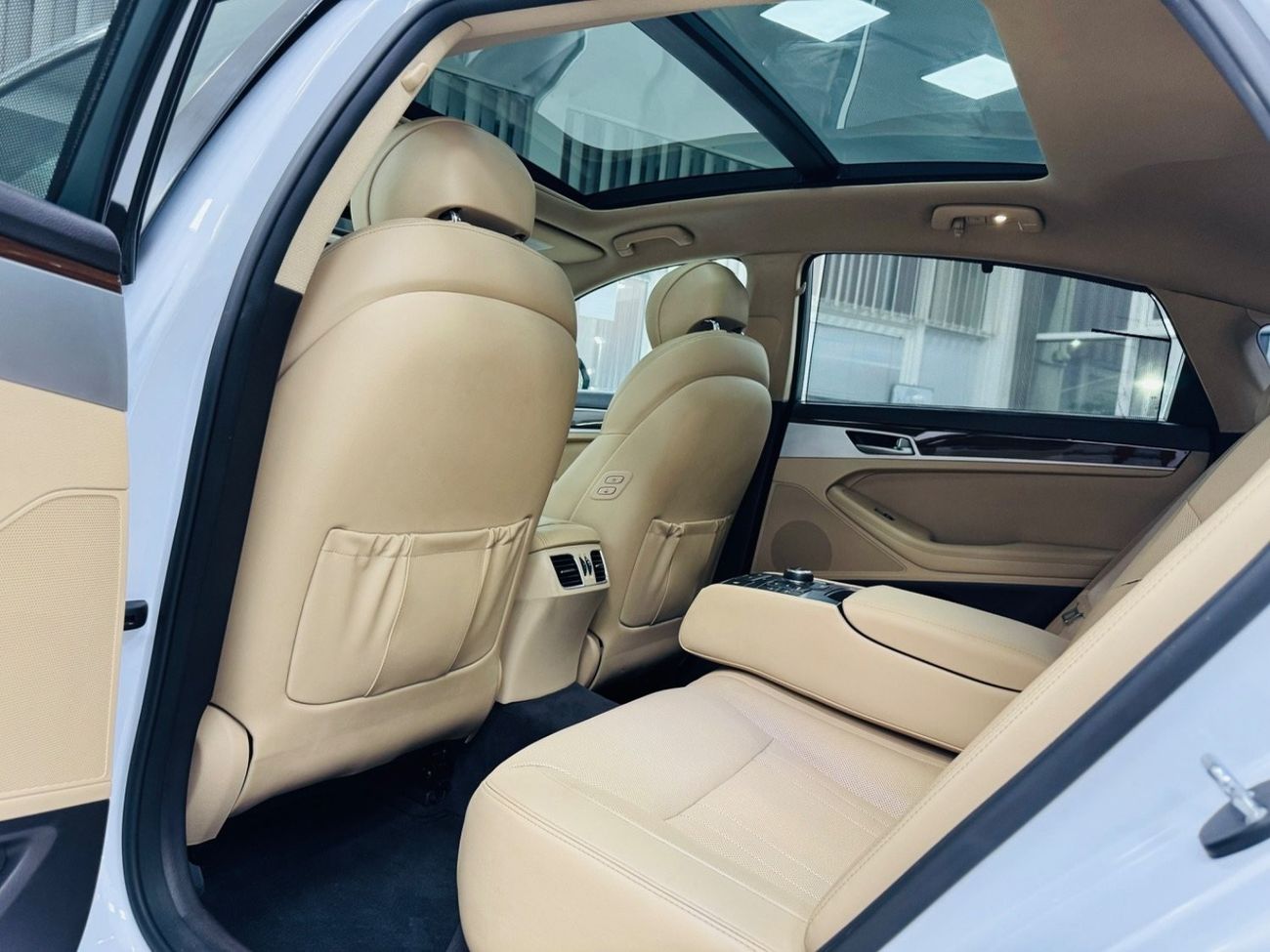 هيونداي جينيسس ملكي