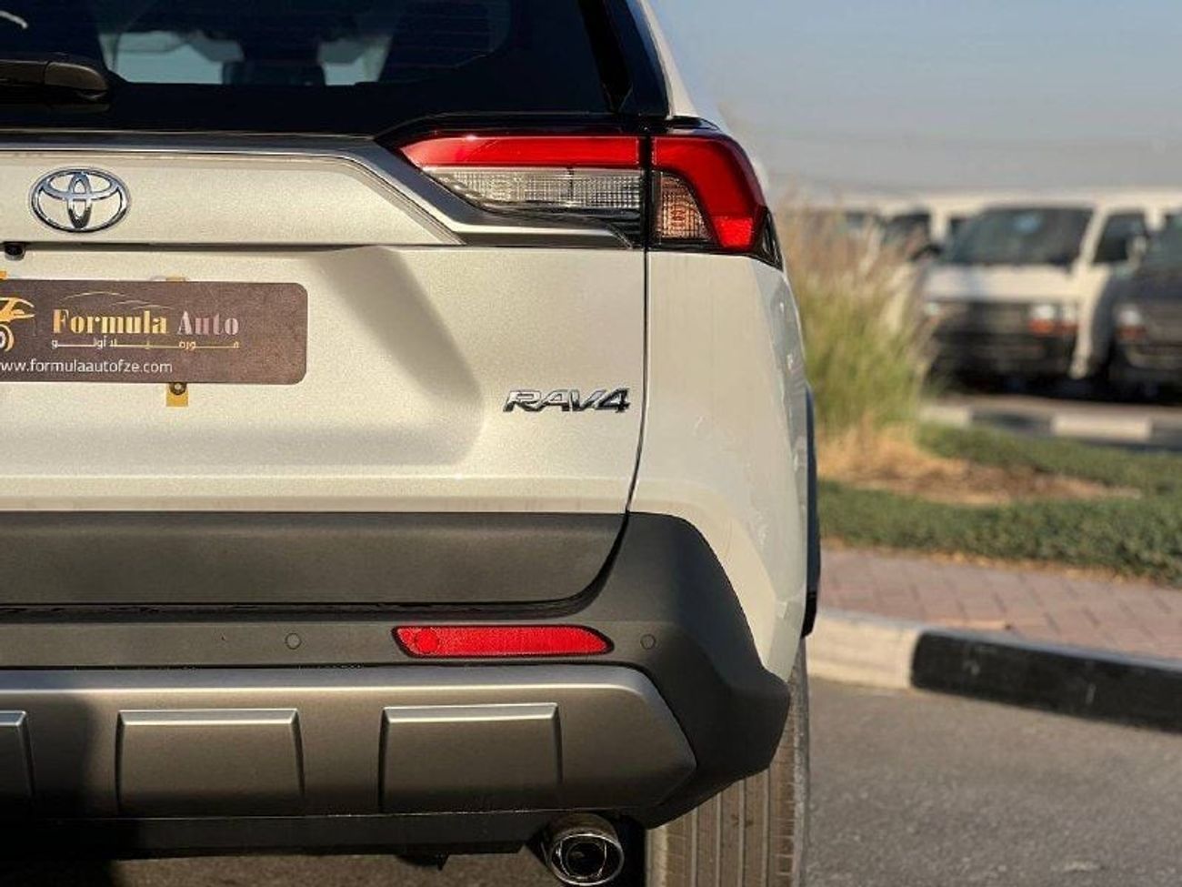 تويوتا راف ٤ 2.0L PTR A/T // 2025 // FULL OPTION WITH 360 CAMERA , RADAR , WIRELESS CHARGE //SPECIAL OFFER // BY