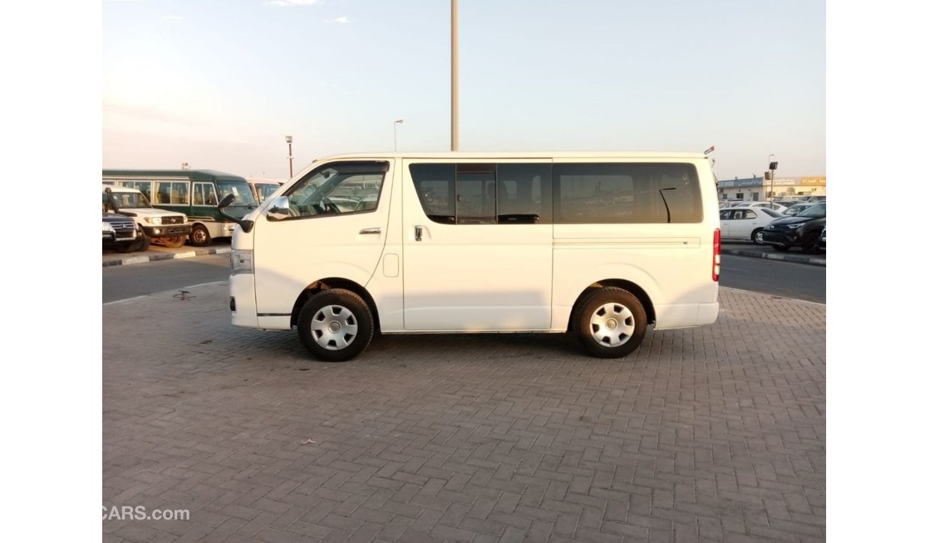 Toyota Hiace TOYOTA HIACE SUPERGL RIGHT HAND DRIVE (PM959)