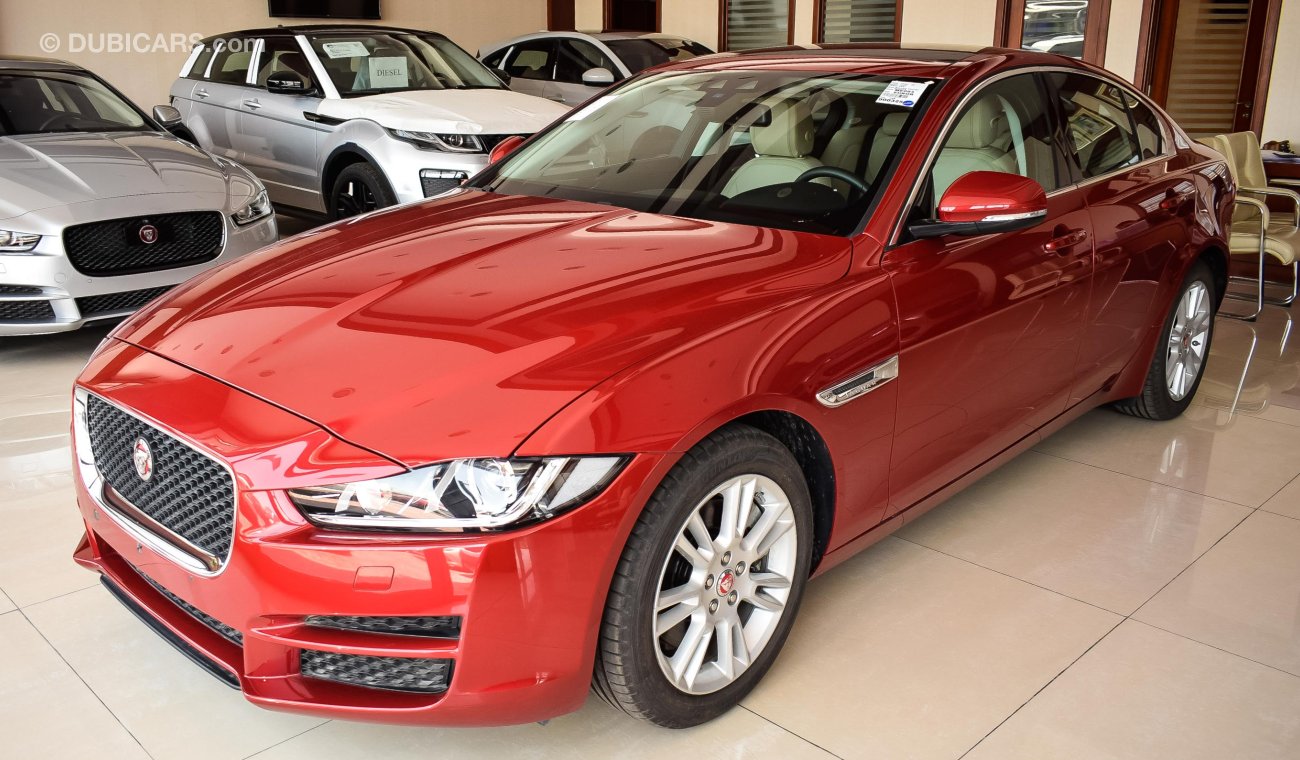 جاغوار XE 2.0t petrol turbo 2016 zero with vat - Warranty can be provided